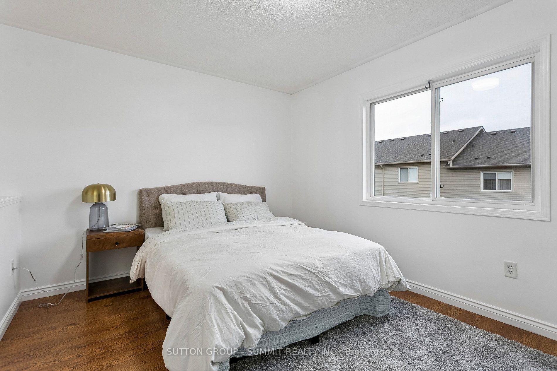 Photo 17 of 167 Trudeau Avenue E, Mississauga, Hurontario — HOMEH
