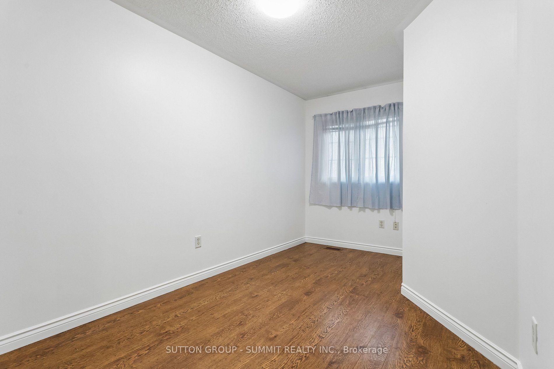 Photo 23 of 167 Trudeau Avenue E, Mississauga, Hurontario — HOMEH