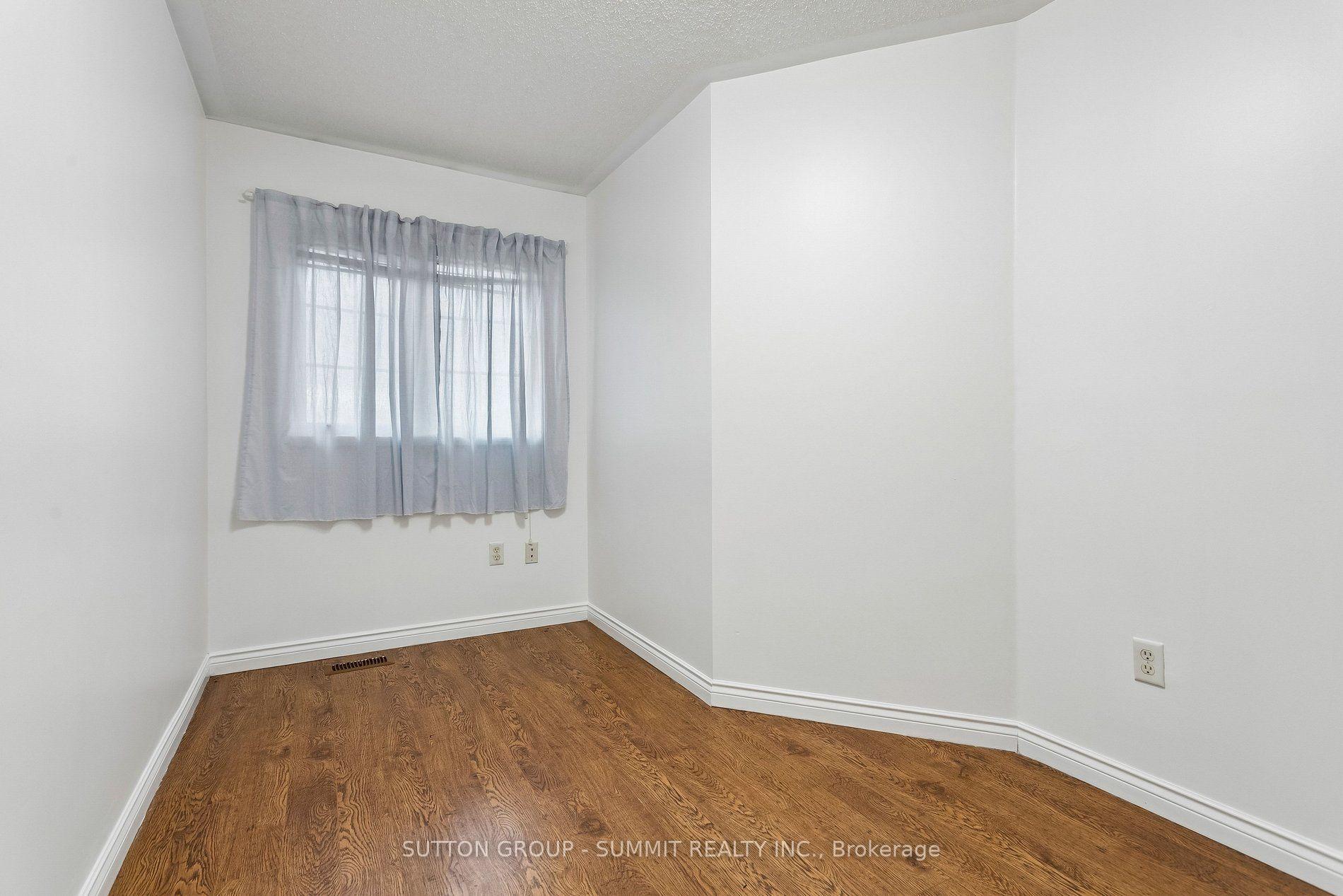 Photo 24 of 167 Trudeau Avenue E, Mississauga, Hurontario — HOMEH