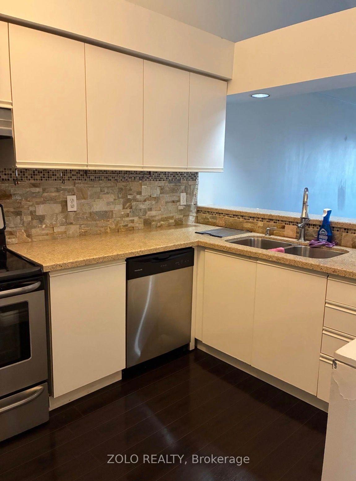 Photo 6 of Unit 113, 55 Bristol Road E, Mississauga, Hurontario — HOMEH