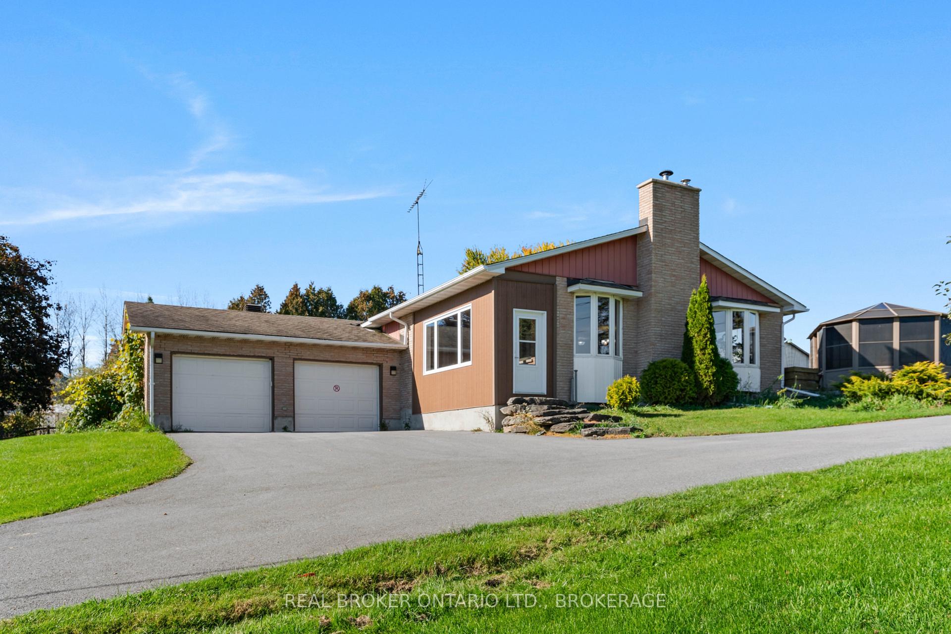 Photo 1 of 18749 Paragon Road, South Glengarry, South Glengarry (Charlottenburgh) Twp — HOMEH