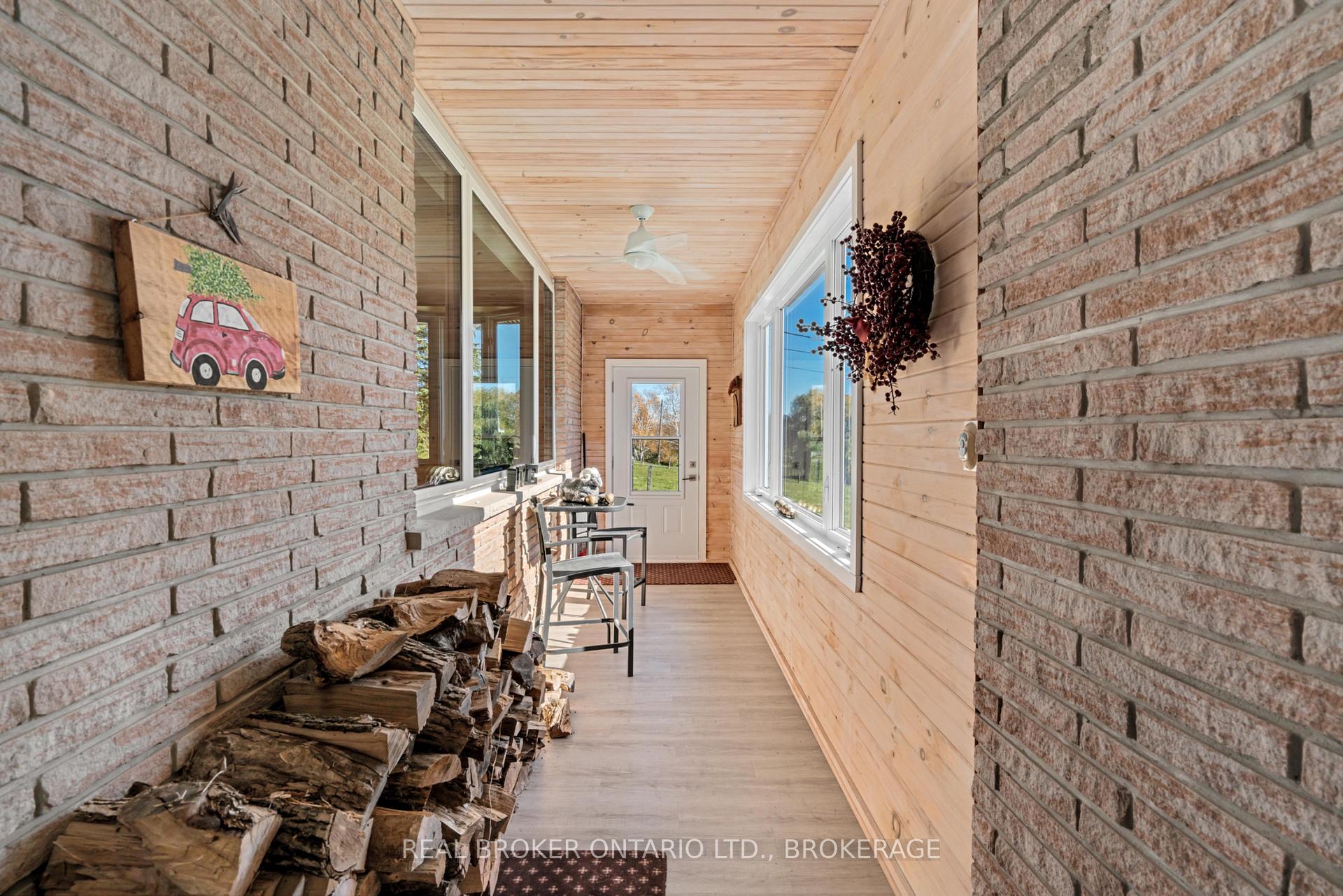 Photo 3 of 18749 Paragon Road, South Glengarry, South Glengarry (Charlottenburgh) Twp — HOMEH