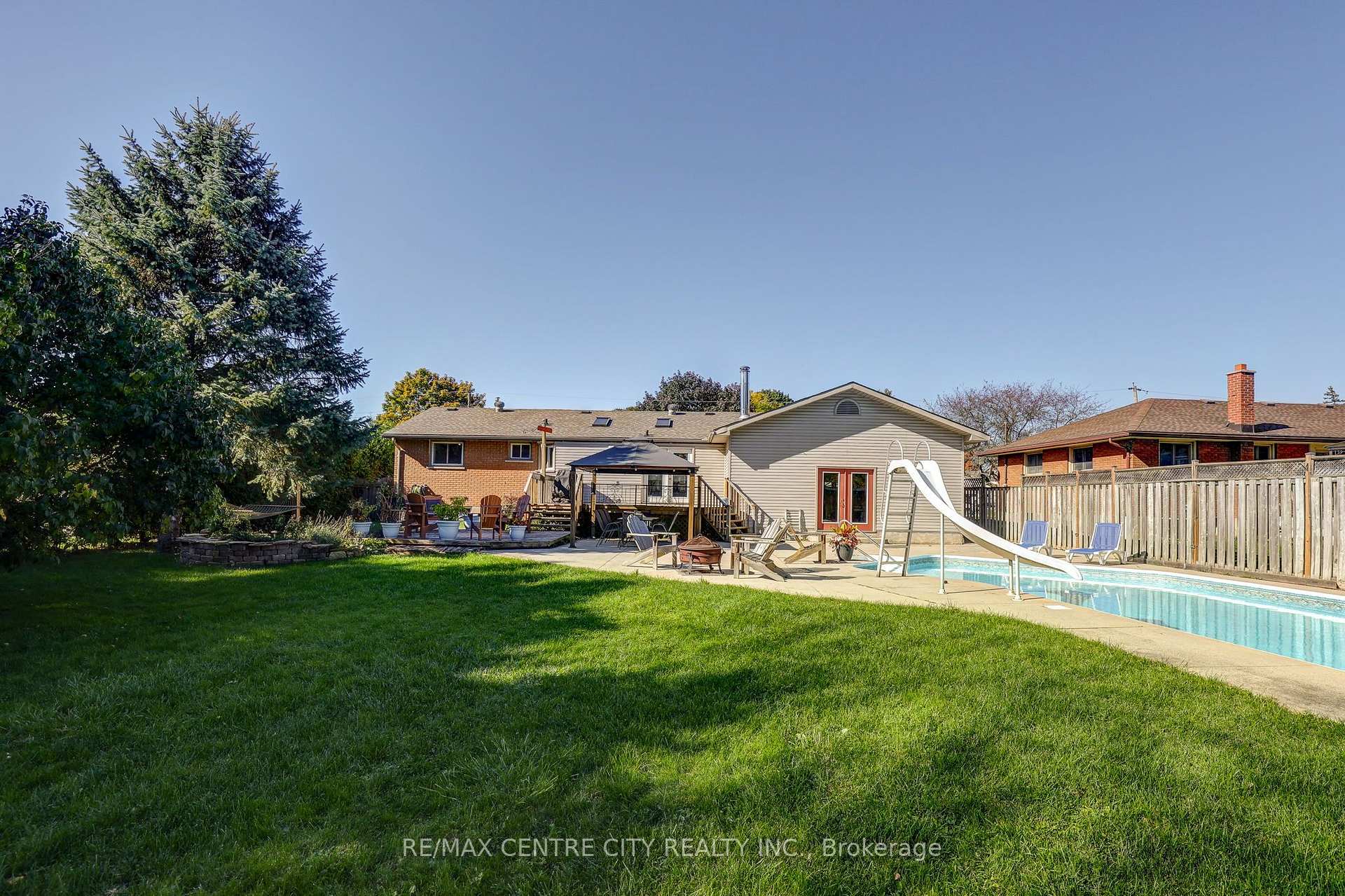 Photo 6 of 68 Lois Avenue, Central Elgin, Rural Central Elgin — HOMEH
