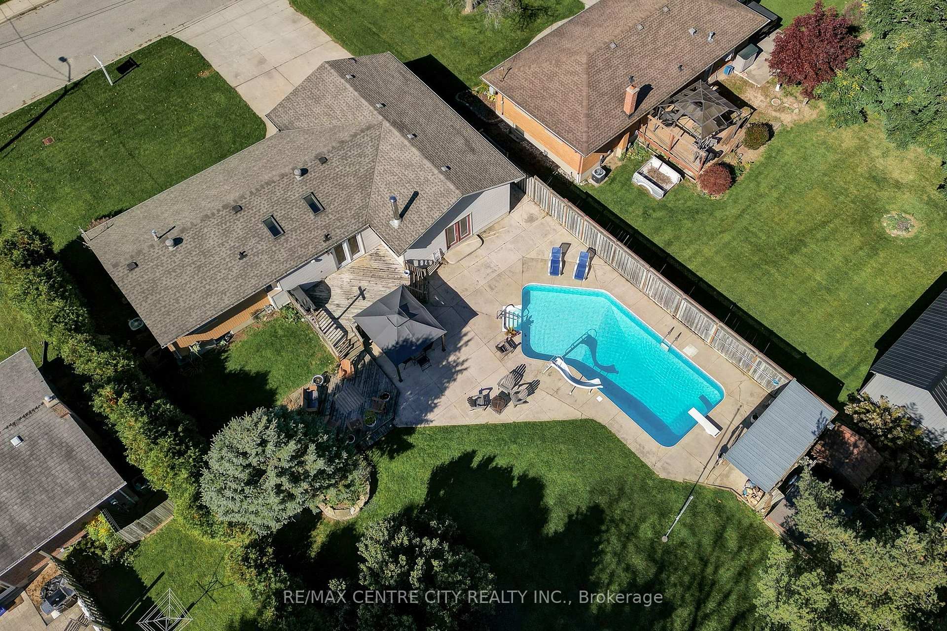 Photo 5 of 68 Lois Avenue, Central Elgin, Rural Central Elgin — HOMEH