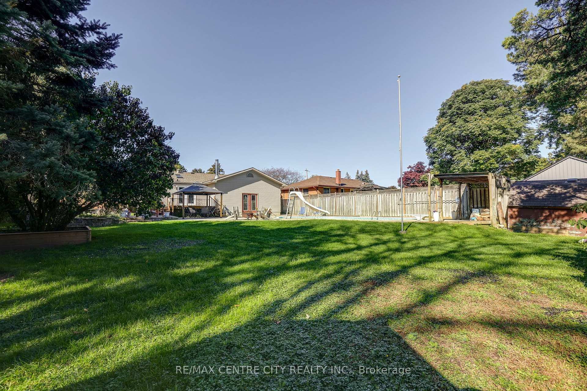 Photo 7 of 68 Lois Avenue, Central Elgin, Rural Central Elgin — HOMEH