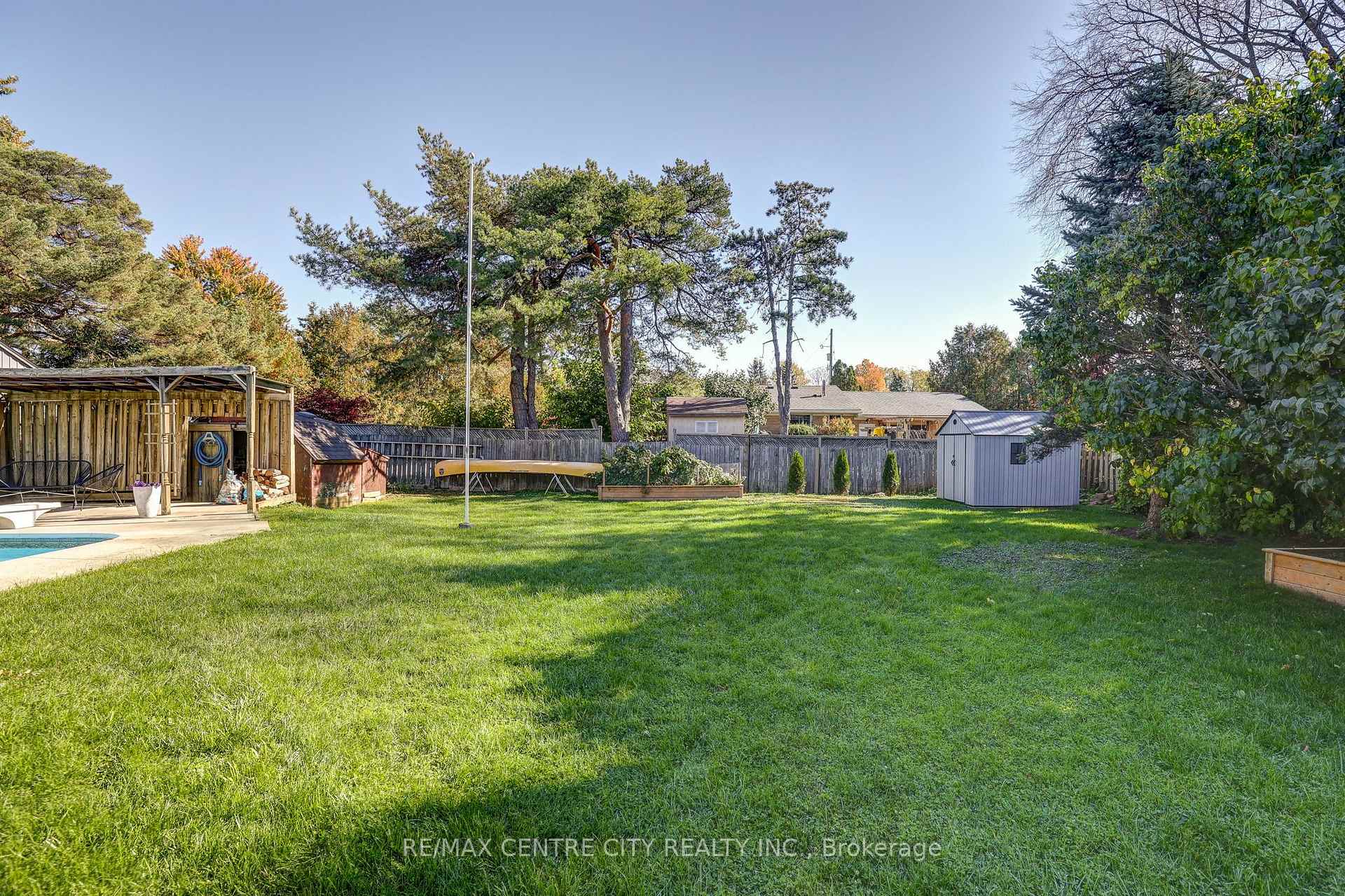 Photo 8 of 68 Lois Avenue, Central Elgin, Rural Central Elgin — HOMEH