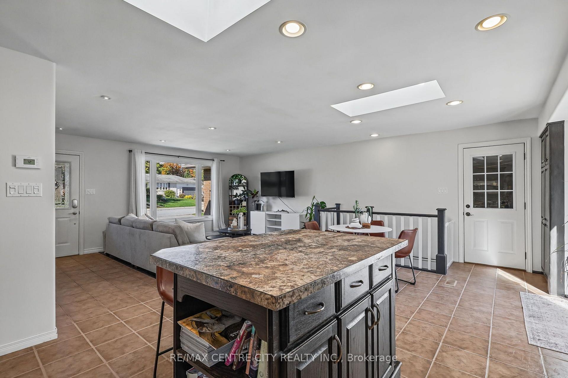 Photo 33 of 68 Lois Avenue, Central Elgin, Rural Central Elgin — HOMEH