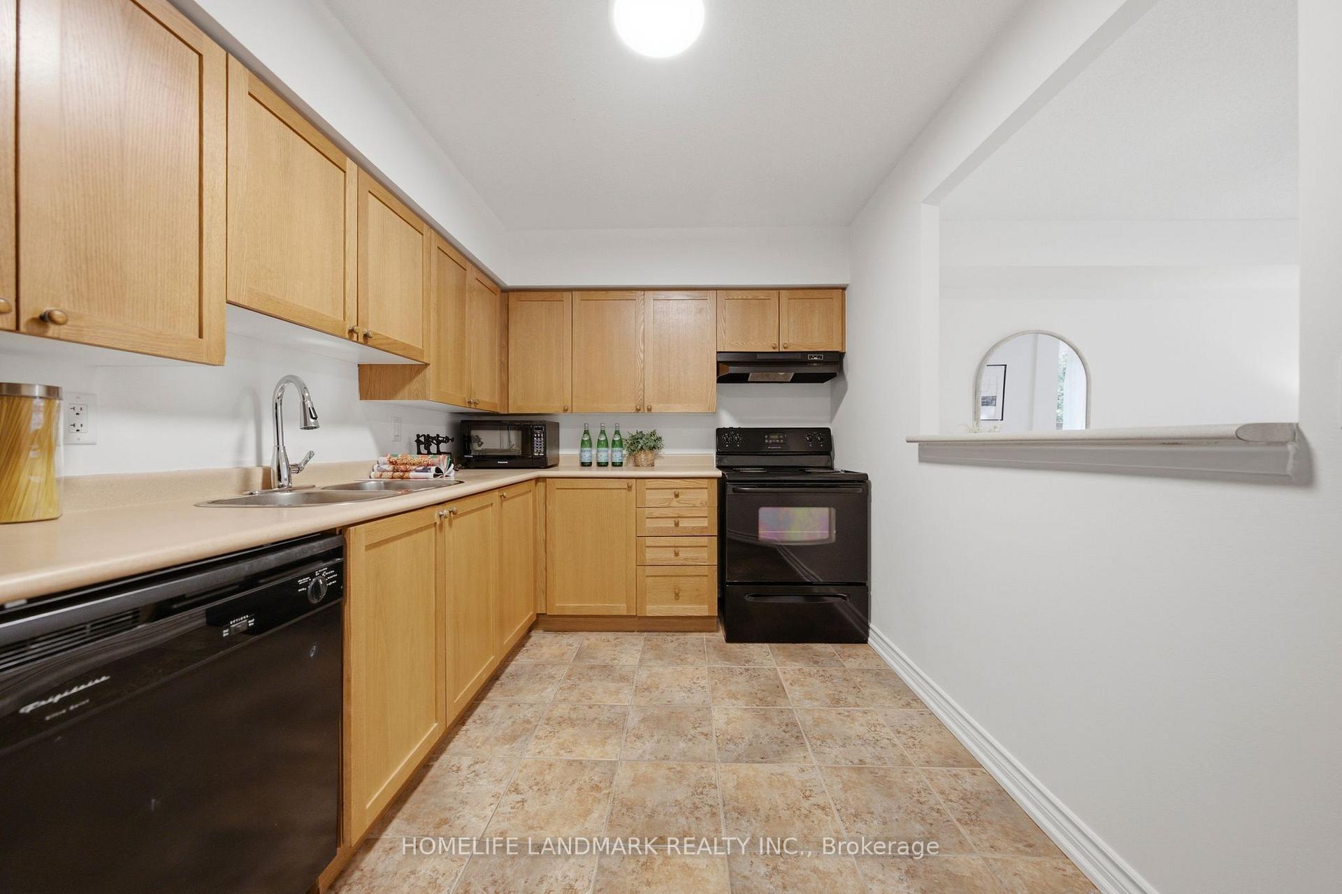Photo 6 of Unit 309, 260 Davis Drive, Newmarket, Central Newmarket — HOMEH