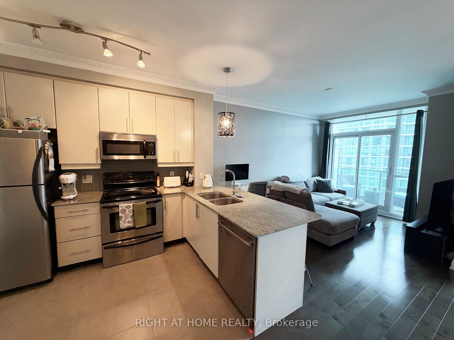 Photo 3 of Unit 3407, 16 Harbour Street, Toronto, Waterfront Communities — HOMEH