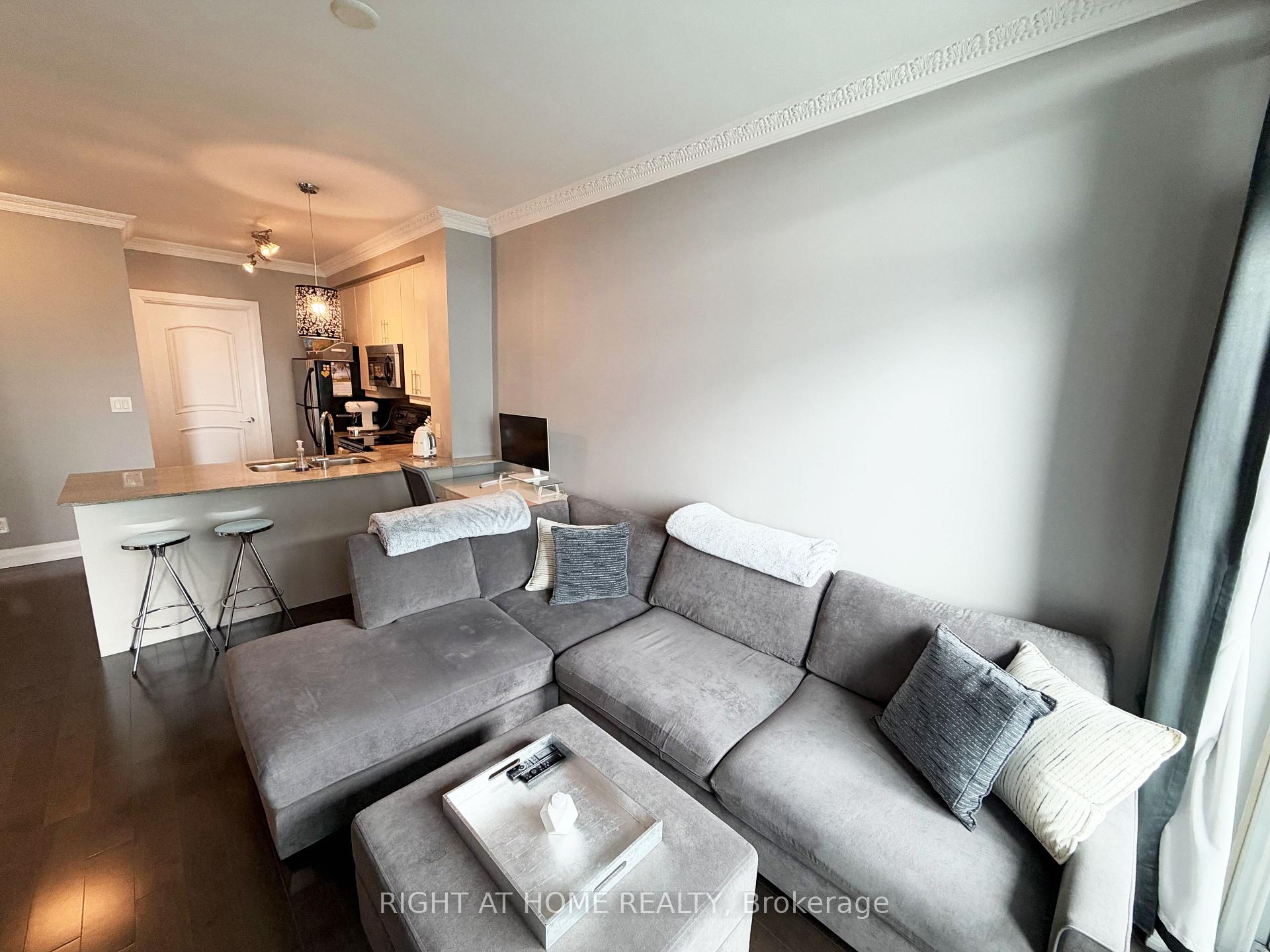 Photo 4 of Unit 3407, 16 Harbour Street, Toronto, Waterfront Communities — HOMEH