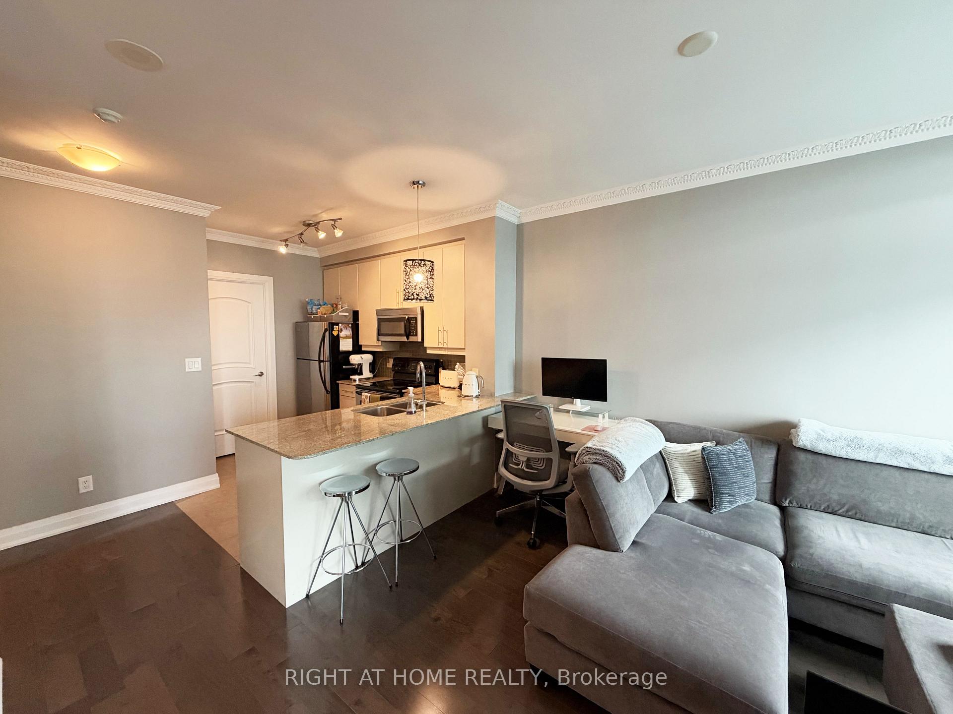 Photo 6 of Unit 3407, 16 Harbour Street, Toronto, Waterfront Communities — HOMEH