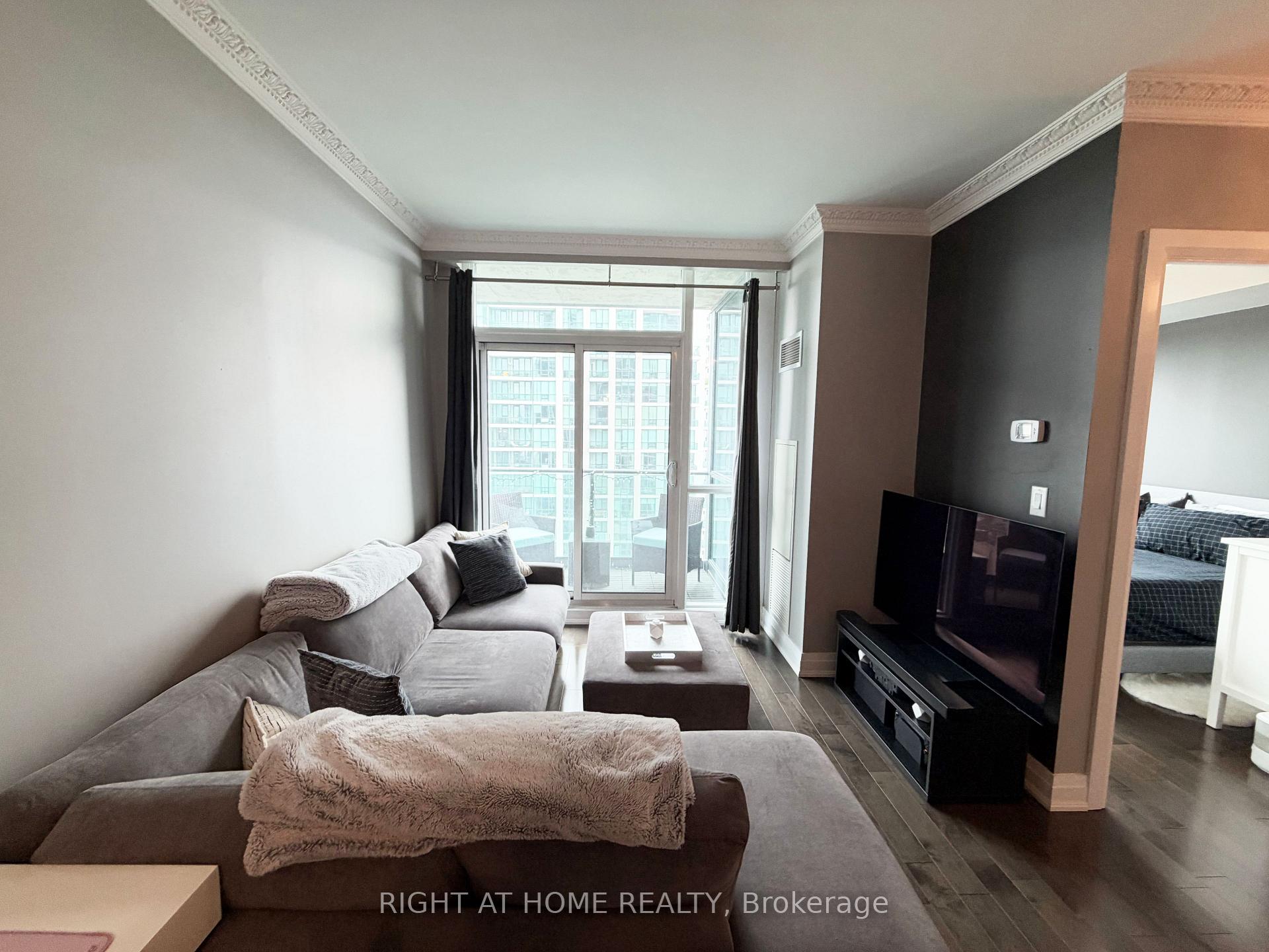Photo 12 of Unit 3407, 16 Harbour Street, Toronto, Waterfront Communities — HOMEH