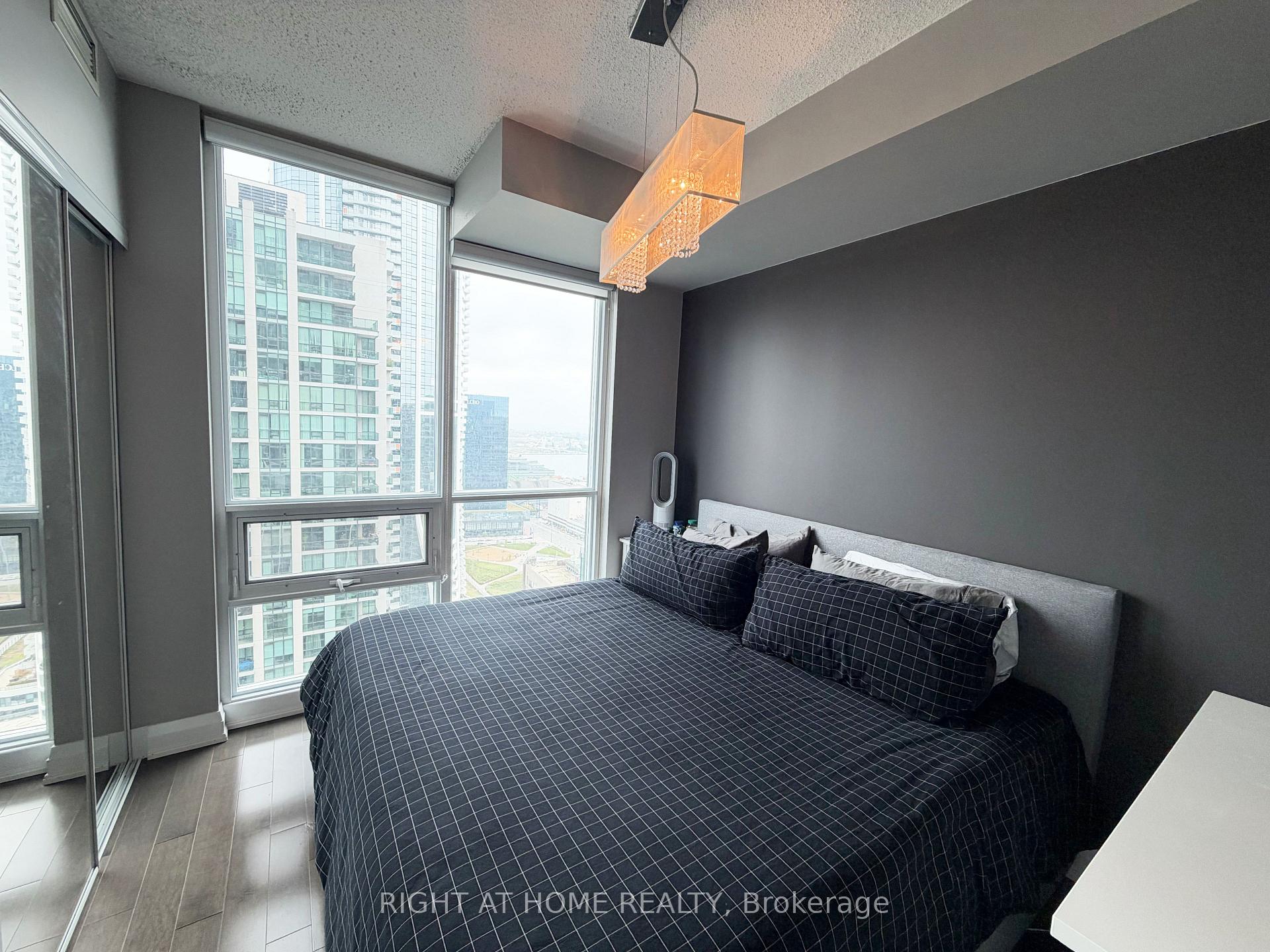 Photo 13 of Unit 3407, 16 Harbour Street, Toronto, Waterfront Communities — HOMEH