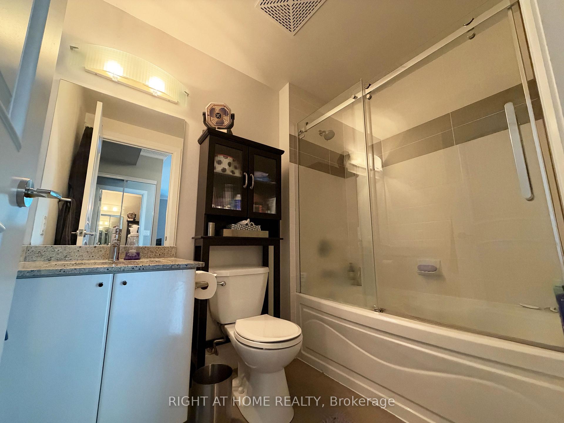 Photo 19 of Unit 3407, 16 Harbour Street, Toronto, Waterfront Communities — HOMEH