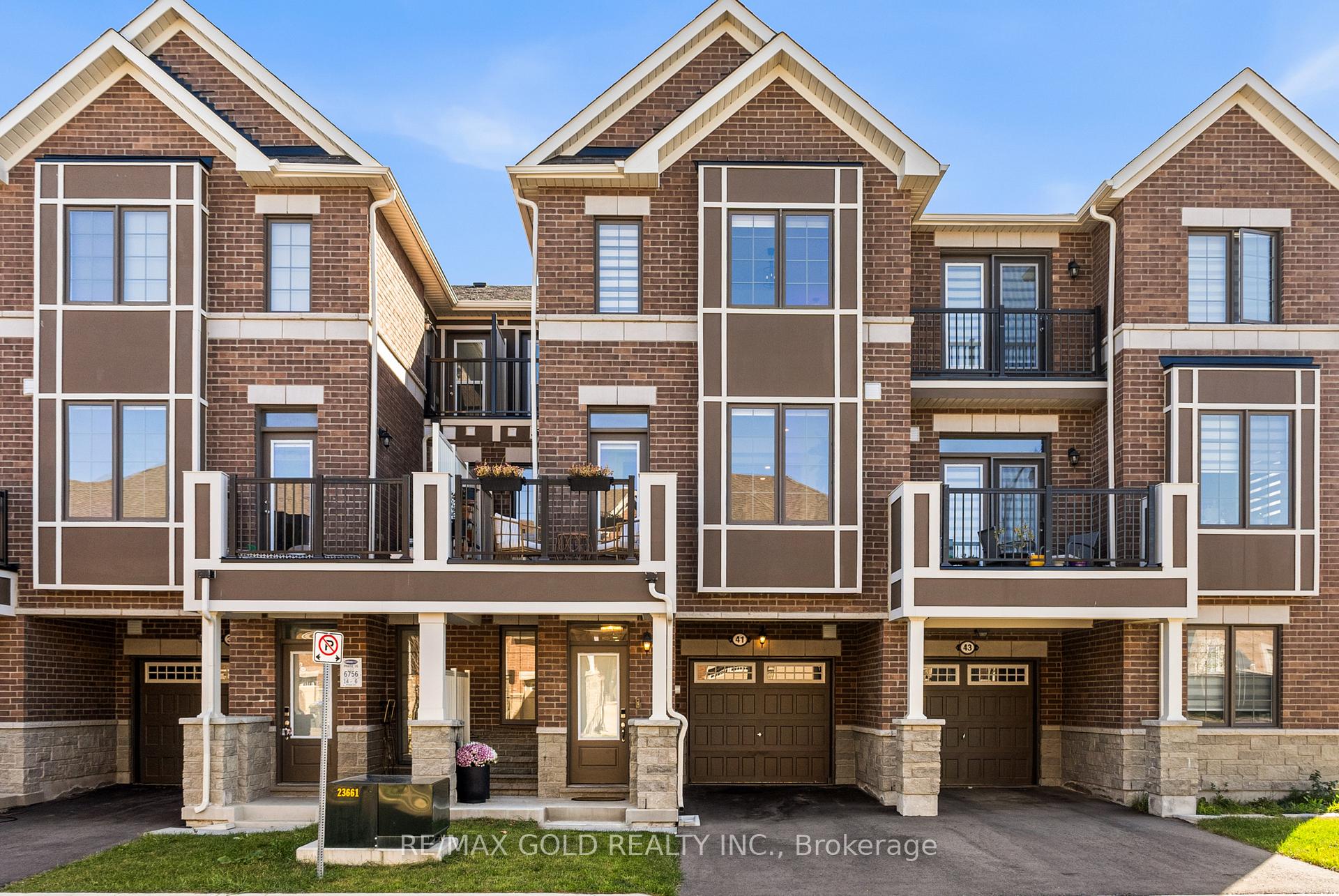 Photo 1 of 41 Keppel Circle, Brampton, Northwest Brampton — HOMEH