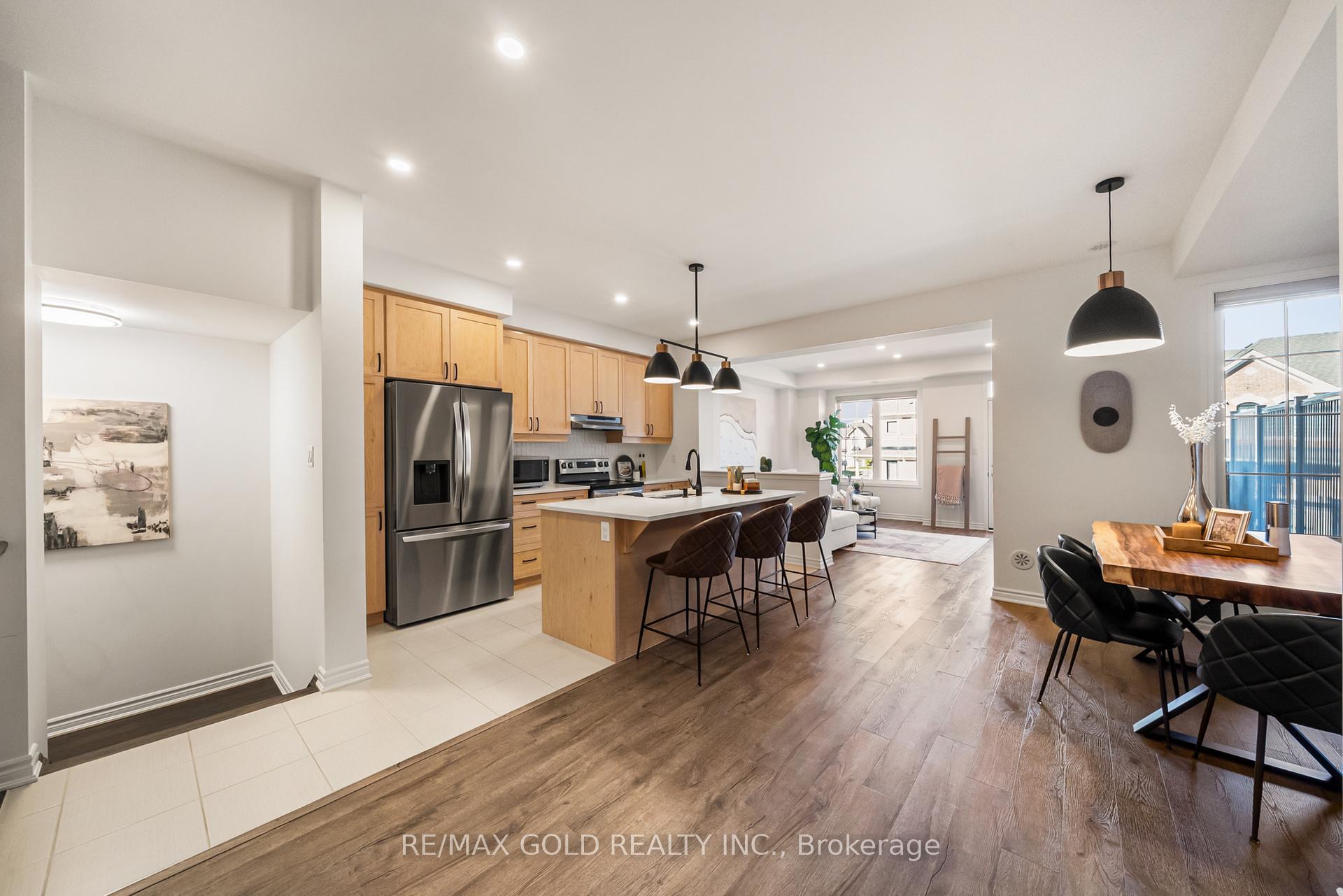 Photo 8 of 41 Keppel Circle, Brampton, Northwest Brampton — HOMEH