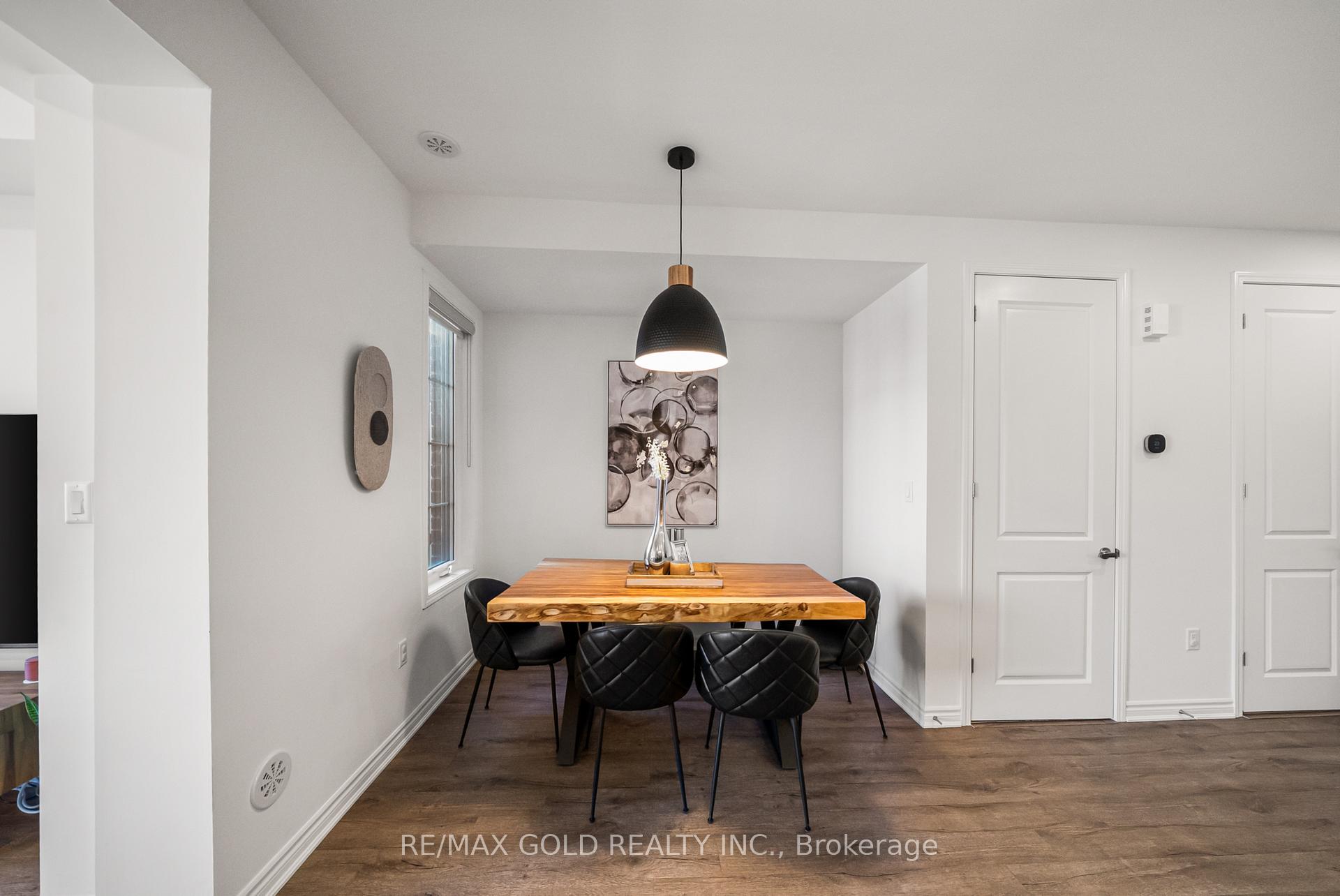 Photo 14 of 41 Keppel Circle, Brampton, Northwest Brampton — HOMEH