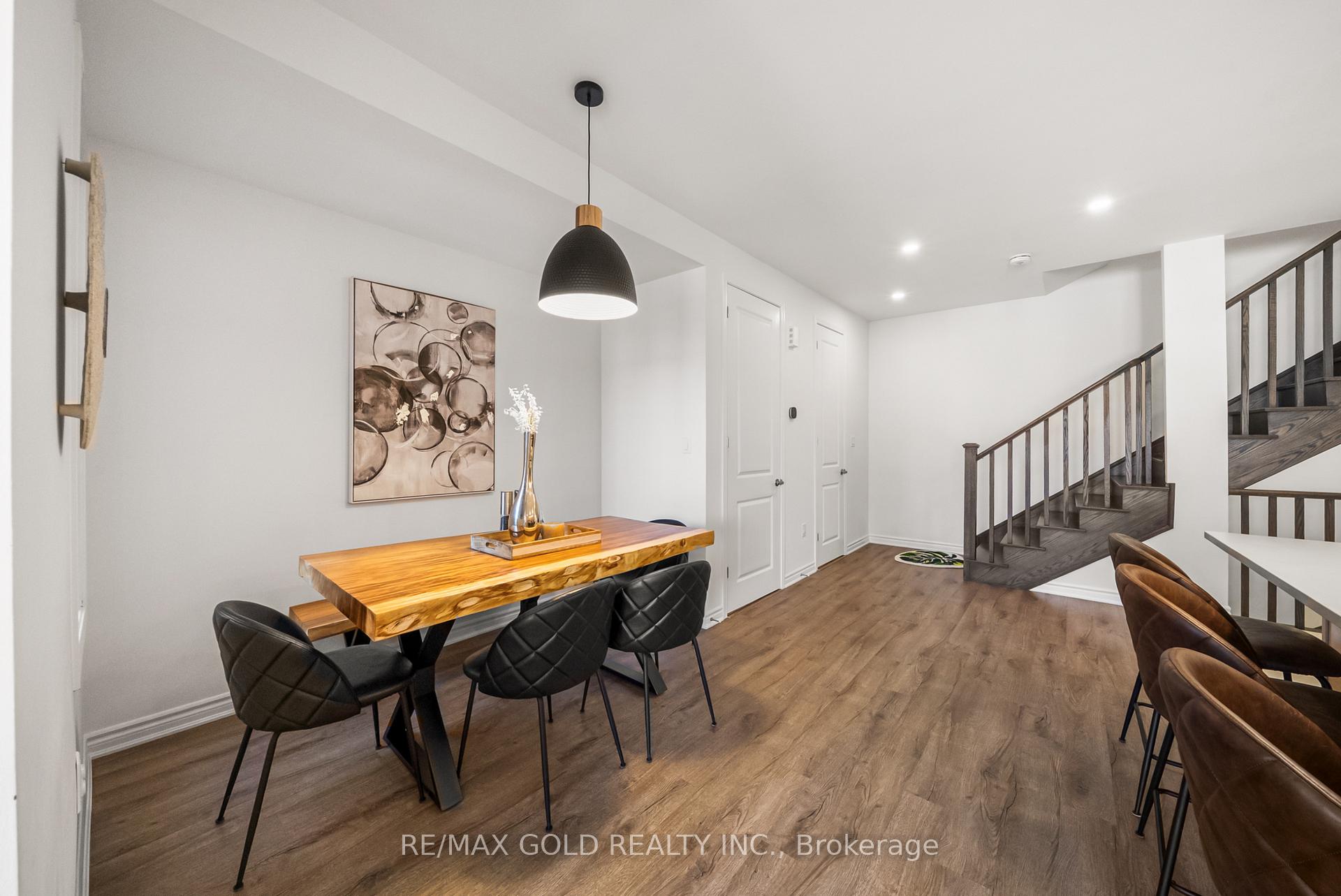 Photo 16 of 41 Keppel Circle, Brampton, Northwest Brampton — HOMEH