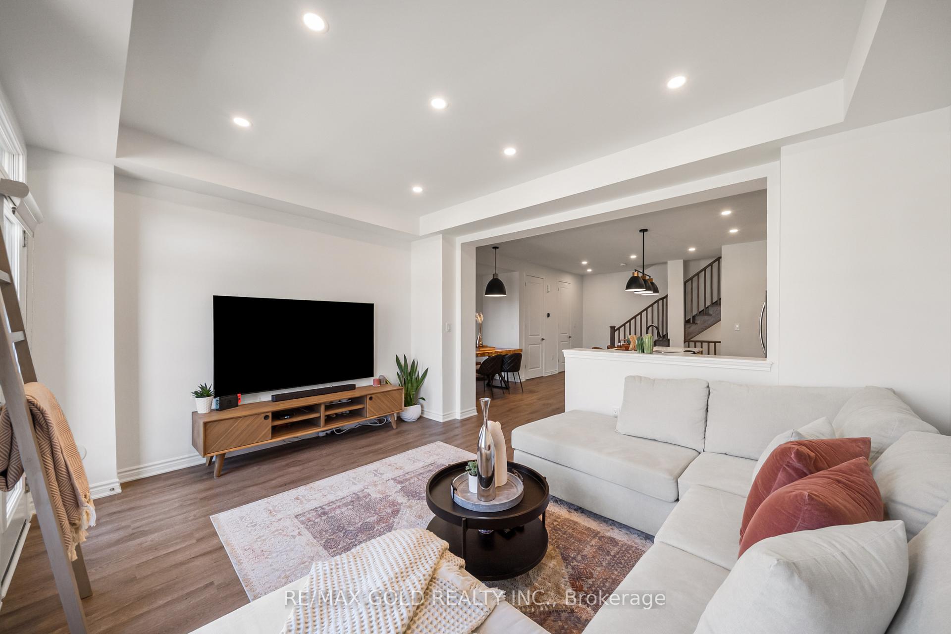 Photo 20 of 41 Keppel Circle, Brampton, Northwest Brampton — HOMEH