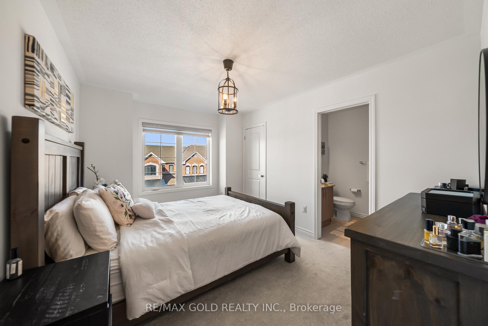 Photo 24 of 41 Keppel Circle, Brampton, Northwest Brampton — HOMEH