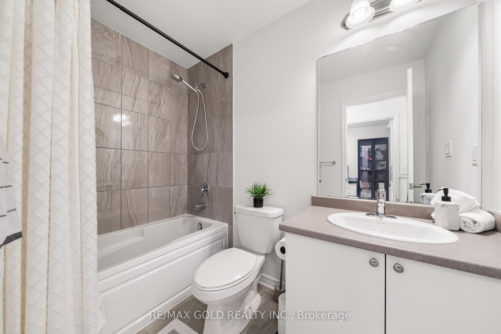 Photo 32 of 41 Keppel Circle, Brampton, Northwest Brampton — HOMEH