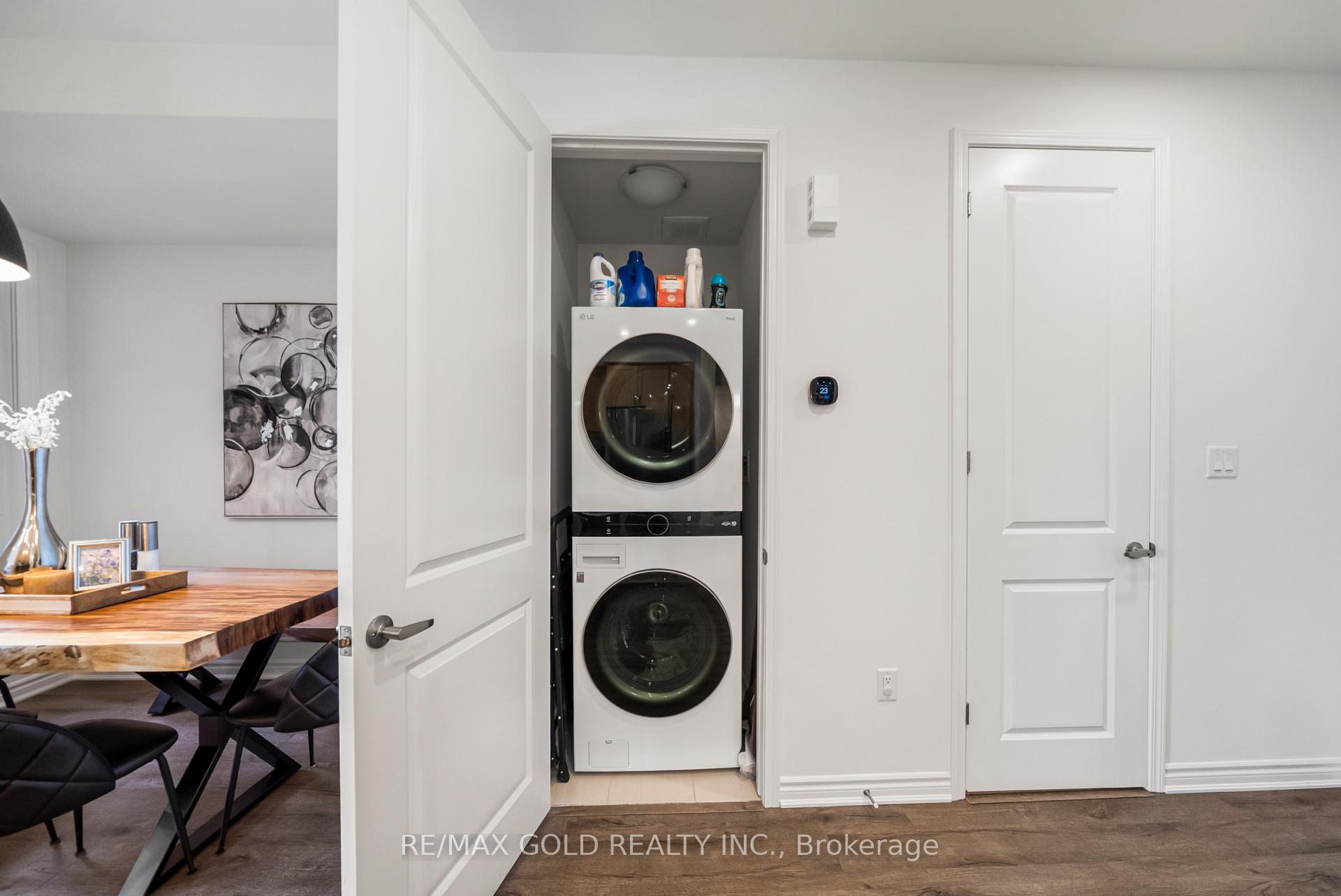 Photo 33 of 41 Keppel Circle, Brampton, Northwest Brampton — HOMEH