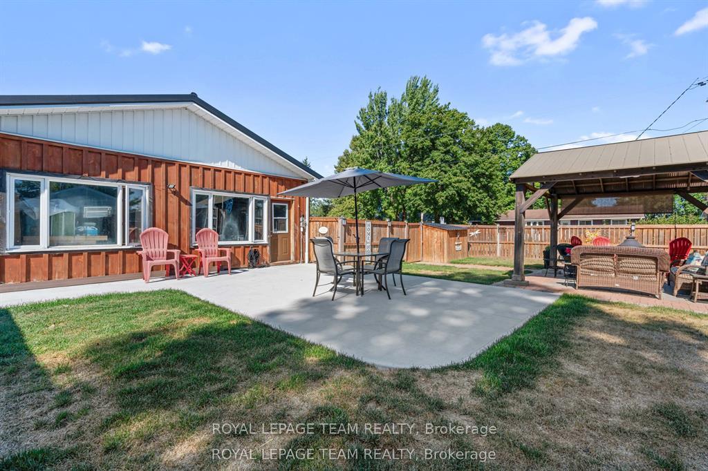 Photo 5 of 565 Dufferin Street W, North Dundas, Winchester — HOMEH