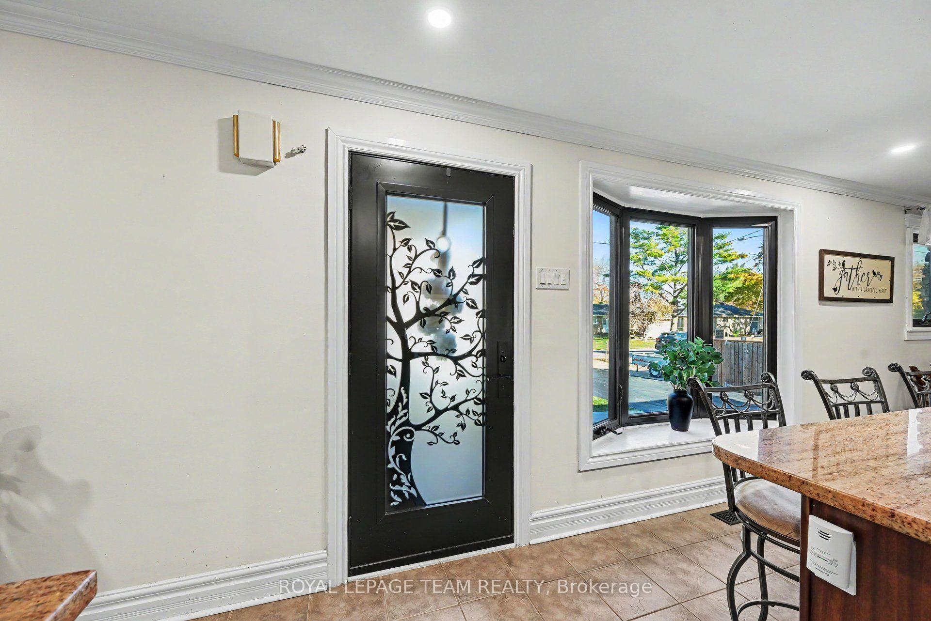Photo 8 of 565 Dufferin Street W, North Dundas, Winchester — HOMEH