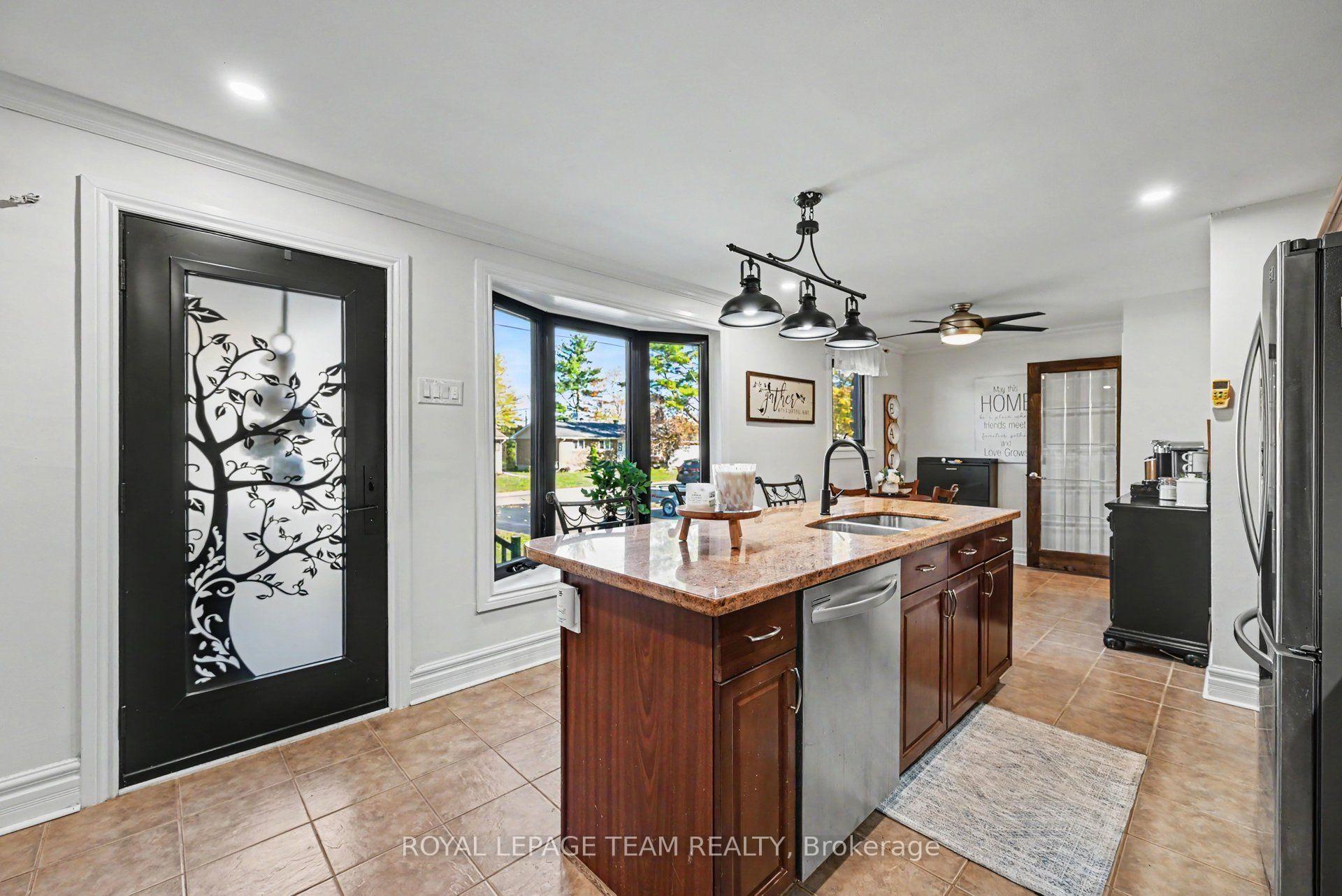 Photo 13 of 565 Dufferin Street W, North Dundas, Winchester — HOMEH