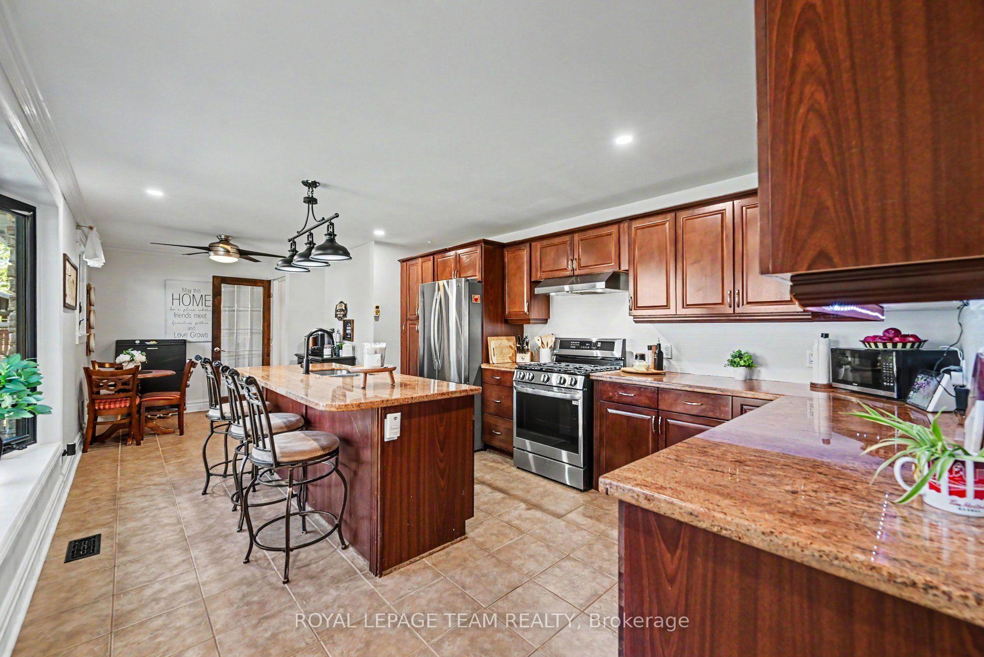 Photo 14 of 565 Dufferin Street W, North Dundas, Winchester — HOMEH