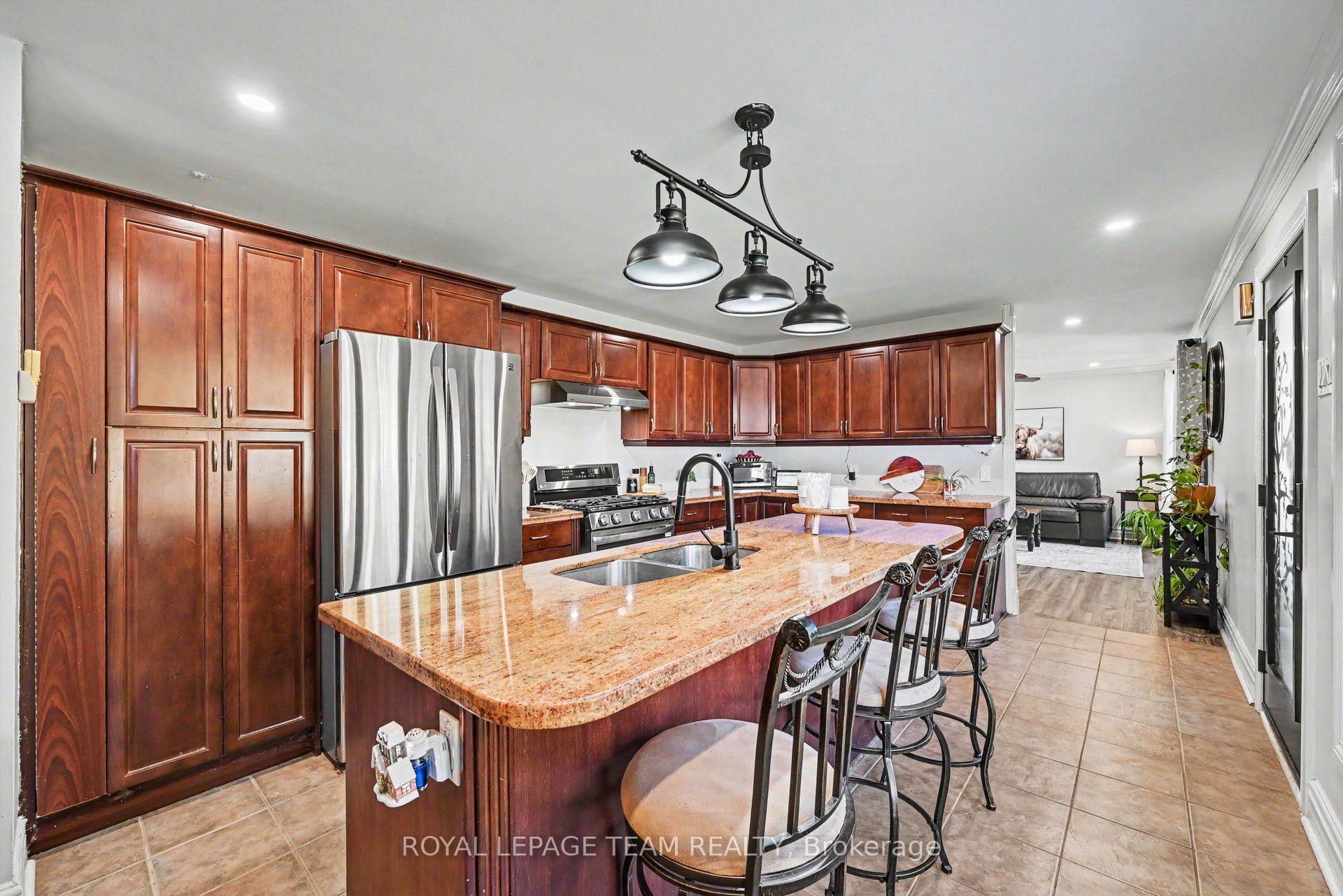 Photo 16 of 565 Dufferin Street W, North Dundas, Winchester — HOMEH