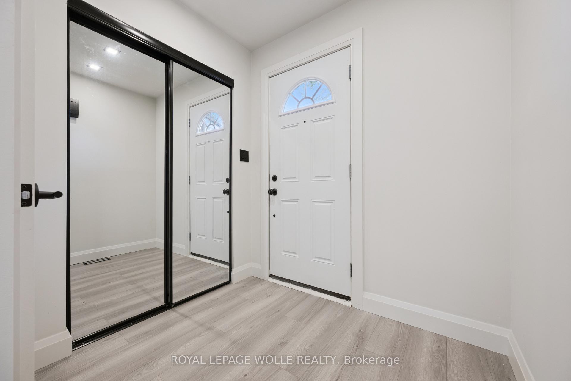 Photo 4 of Unit 107, 5475 Lakeshore Road, Burlington, Appleby — HOMEH