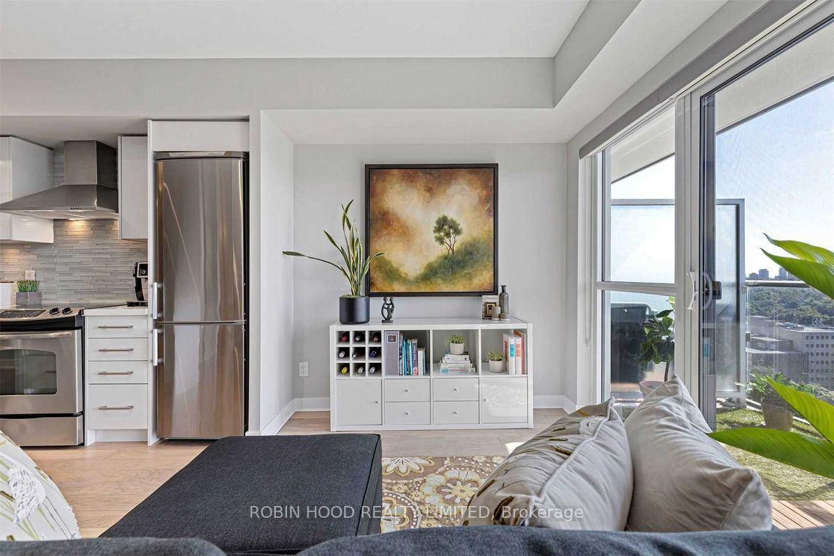 Photo 4 of Unit 1511, 58 Orchard View Boulevard, Toronto, Yonge-Eglinton — HOMEH