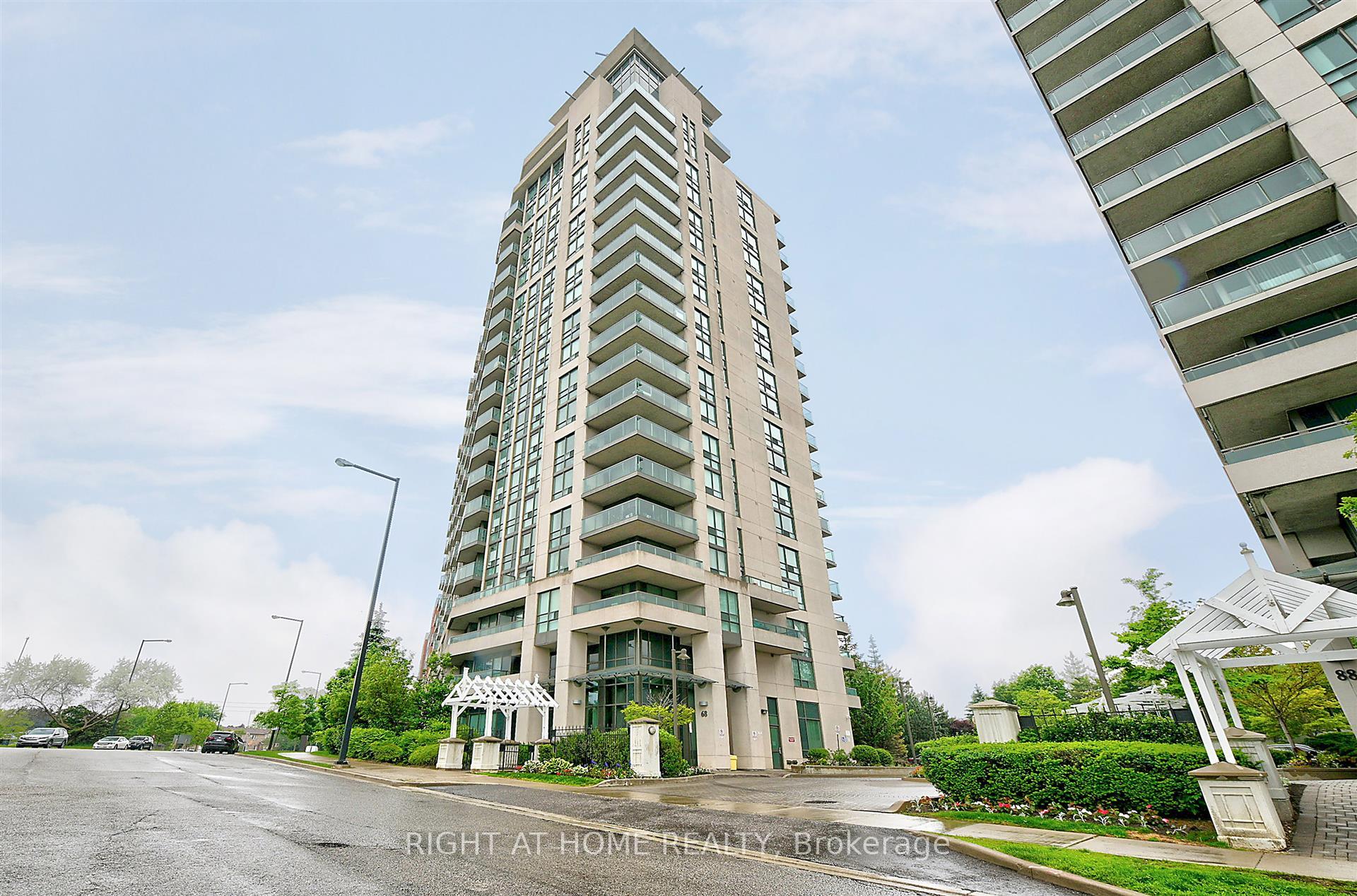 Photo of Unit 1612, 68 Grangeway Avenue