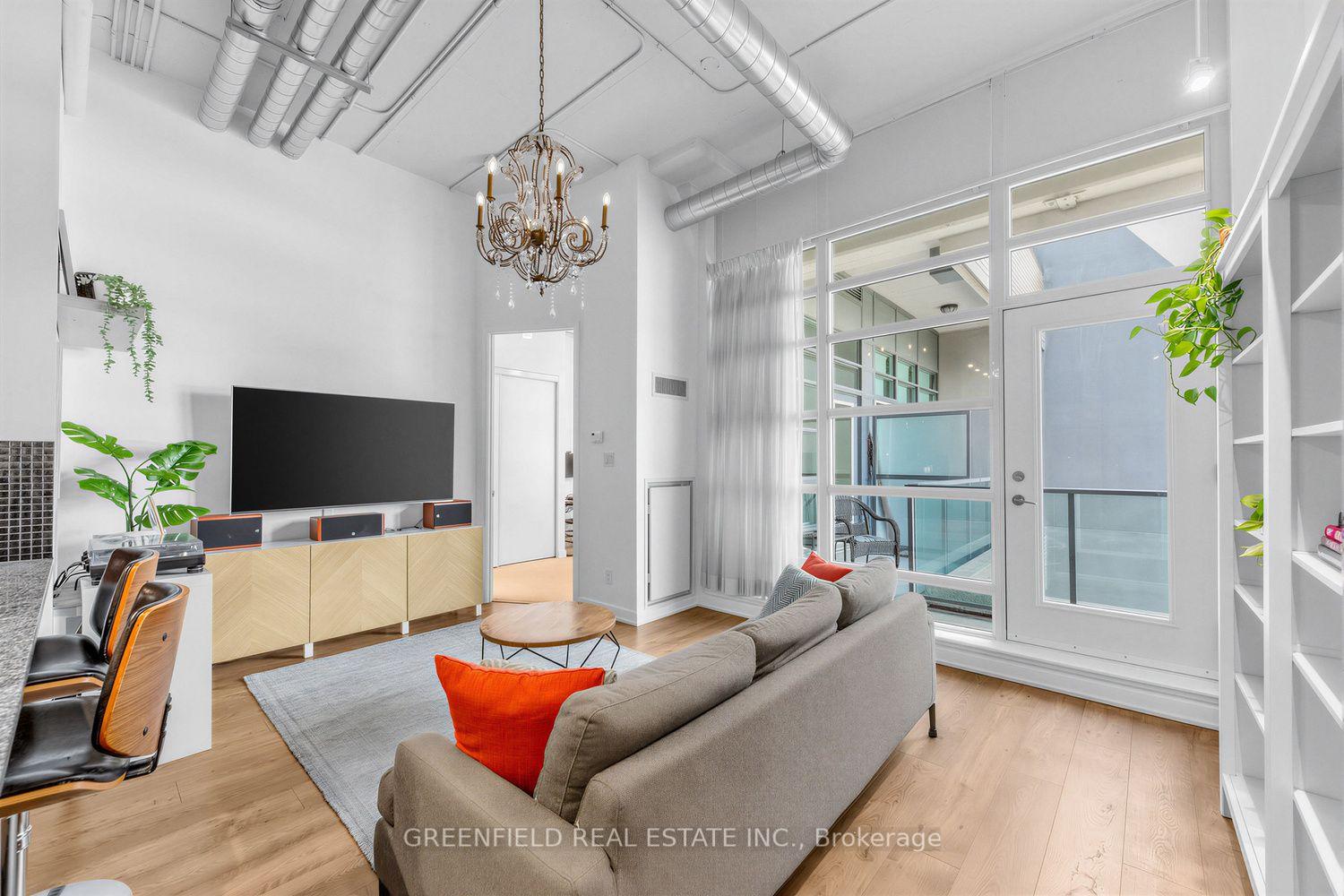 Photo 4 of Unit 410, 380 Macpherson Avenue N, Toronto, Casa Loma — HOMEH