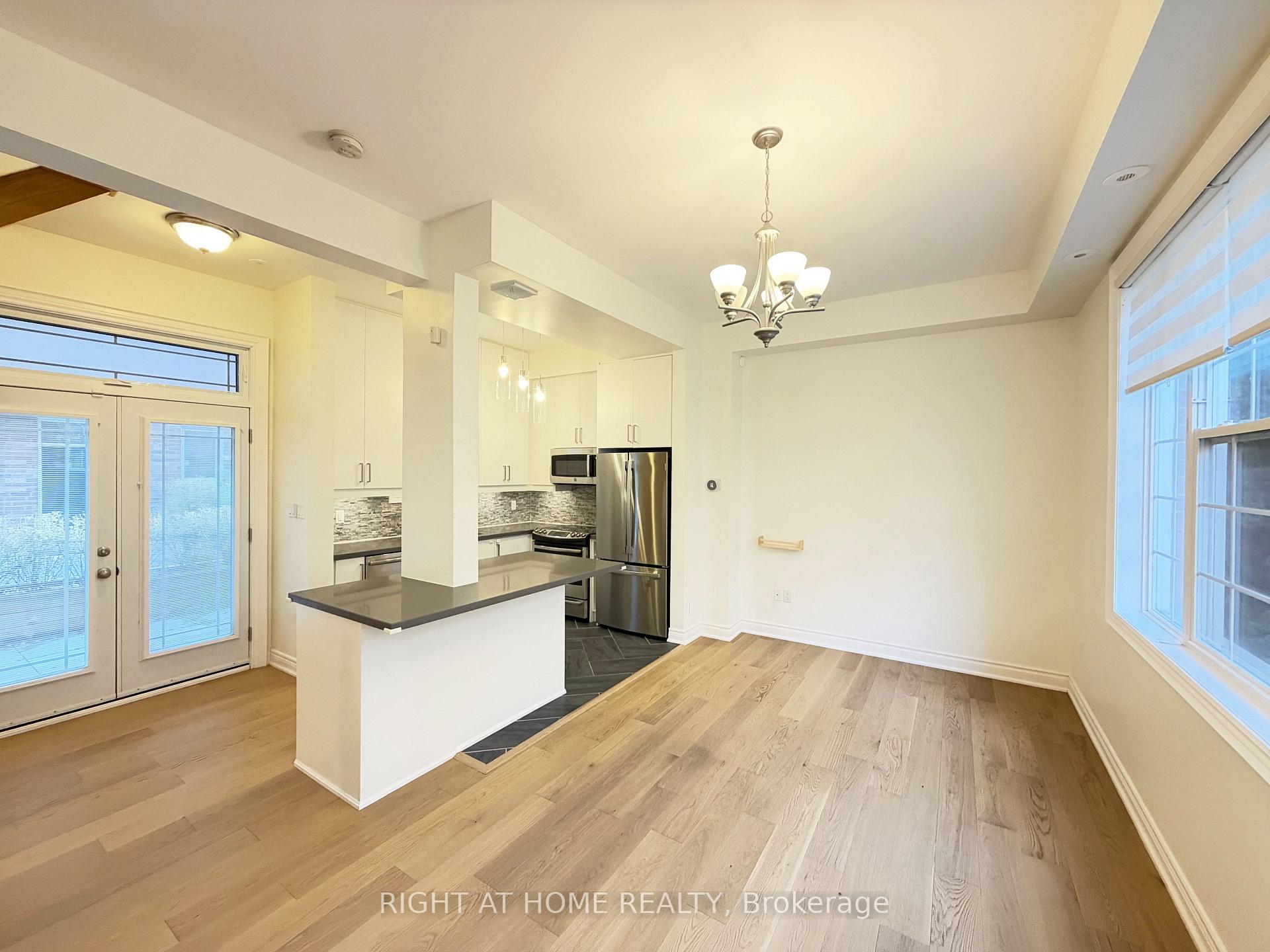 Photo 5 of 1 Fairhead Mews, Toronto, East End-Danforth — HOMEH