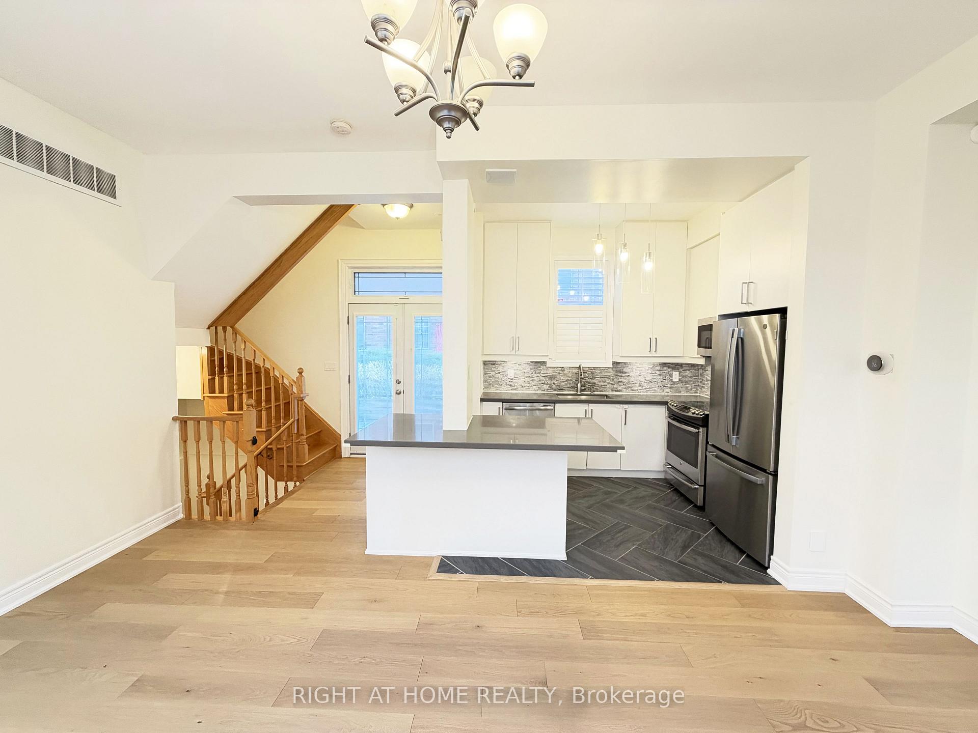 Photo 6 of 1 Fairhead Mews, Toronto, East End-Danforth — HOMEH