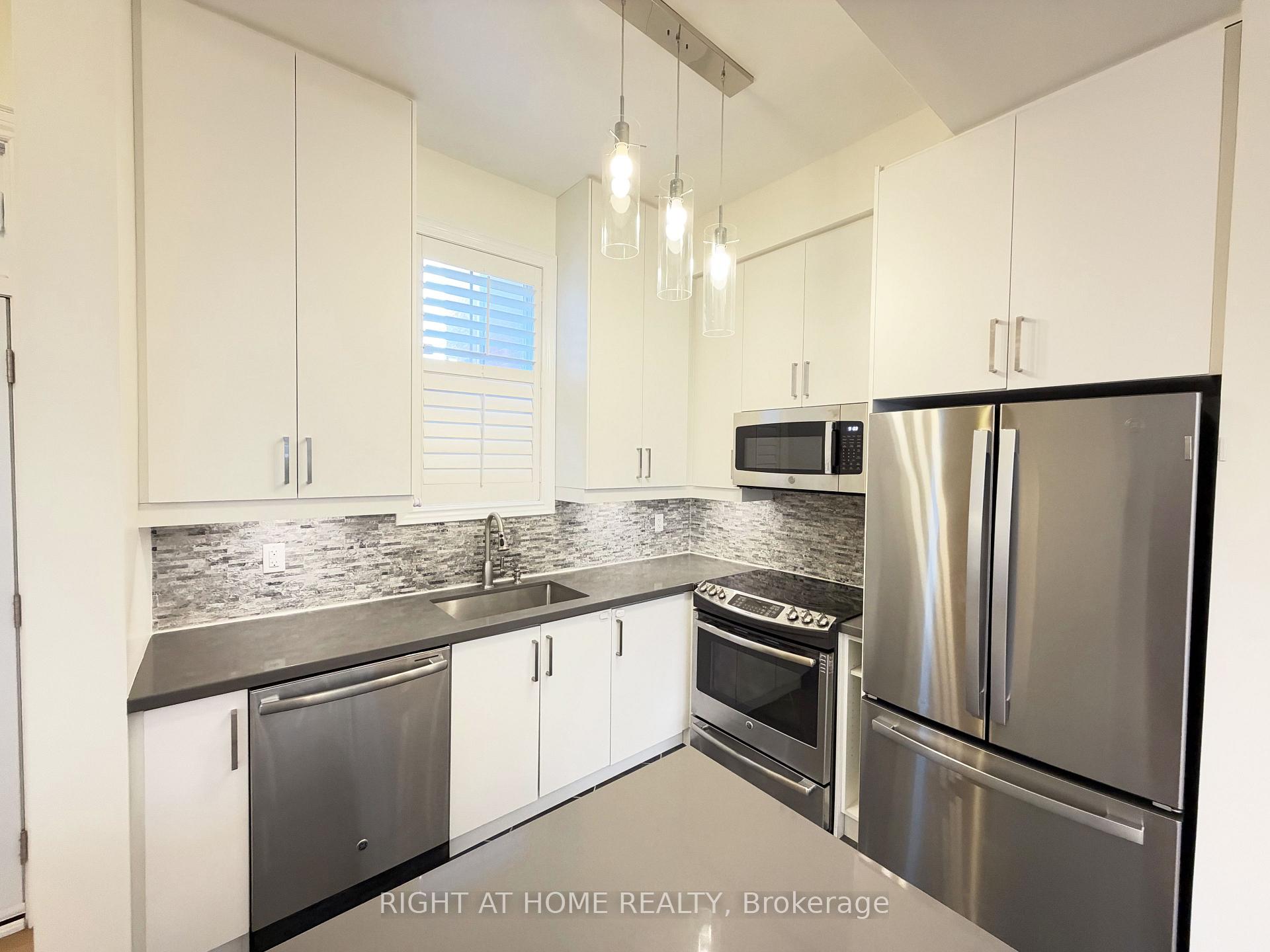 Photo 9 of 1 Fairhead Mews, Toronto, East End-Danforth — HOMEH