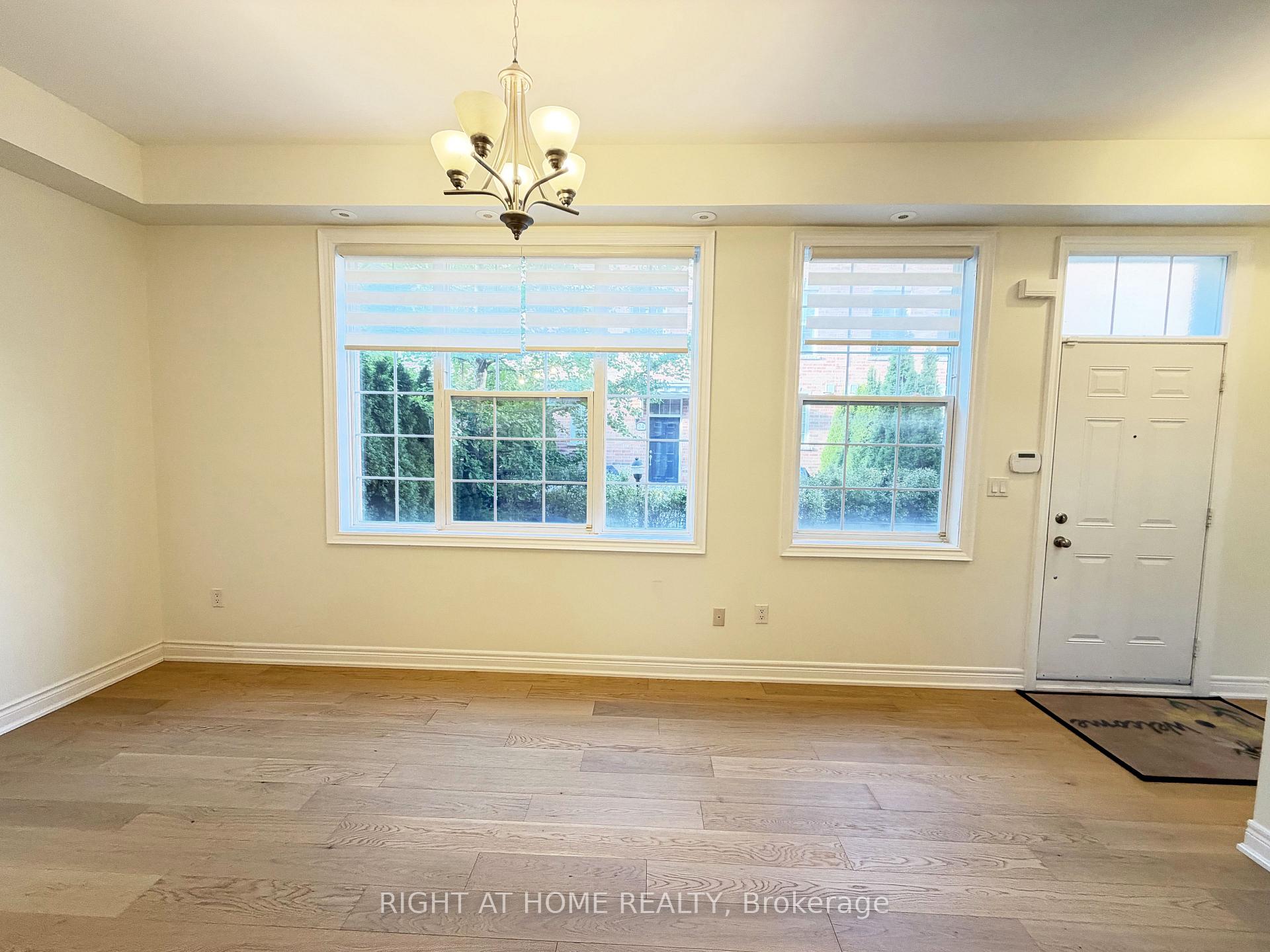 Photo 12 of 1 Fairhead Mews, Toronto, East End-Danforth — HOMEH