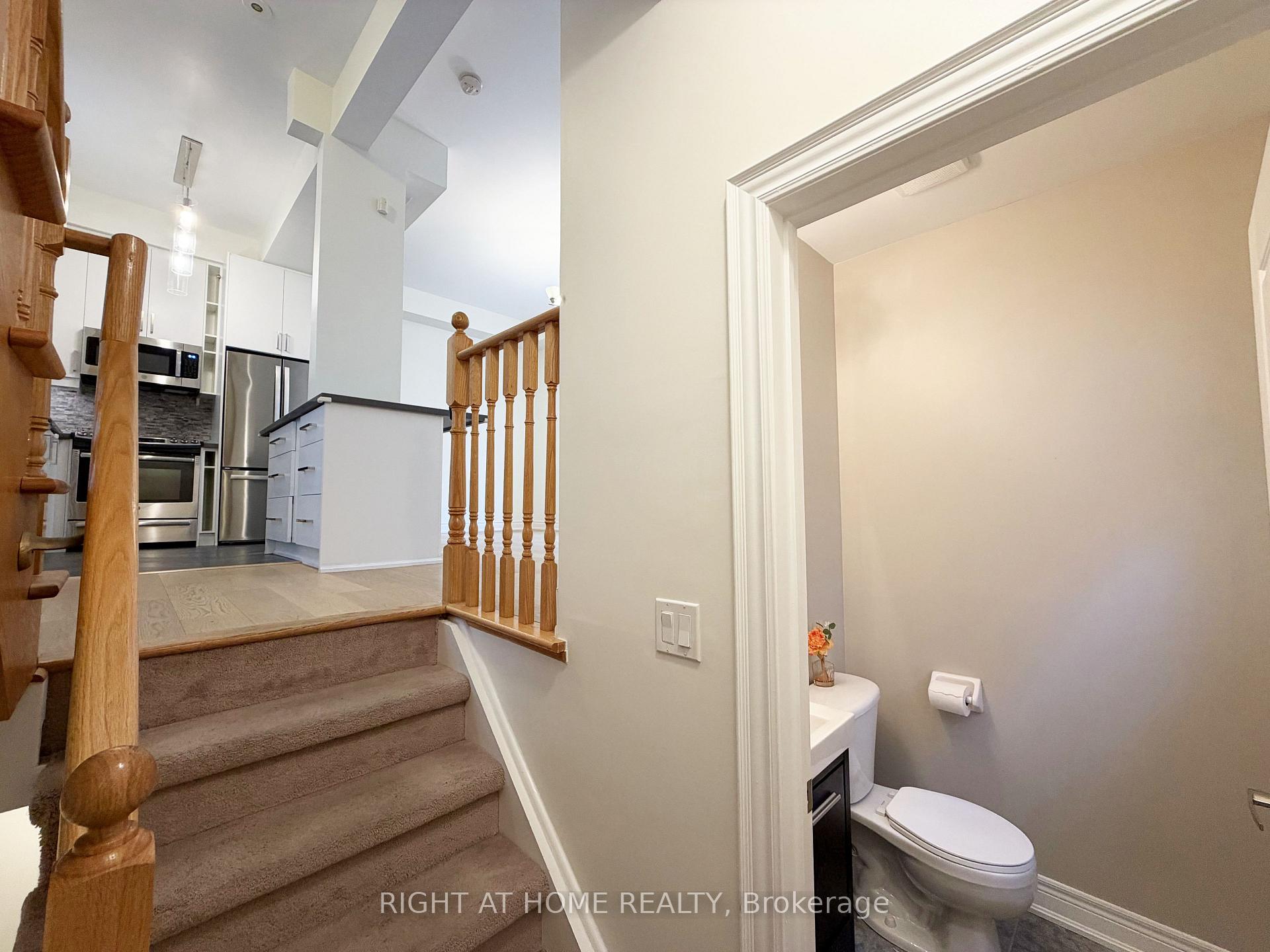 Photo 15 of 1 Fairhead Mews, Toronto, East End-Danforth — HOMEH