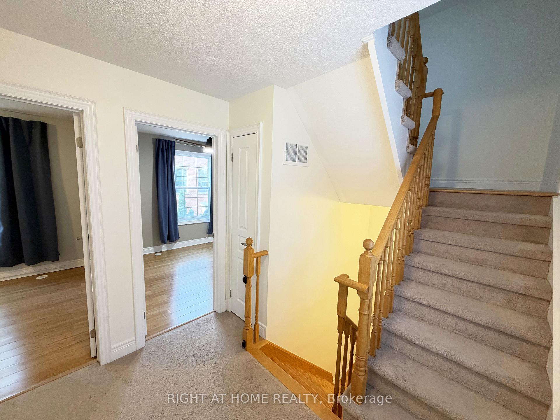 Photo 16 of 1 Fairhead Mews, Toronto, East End-Danforth — HOMEH