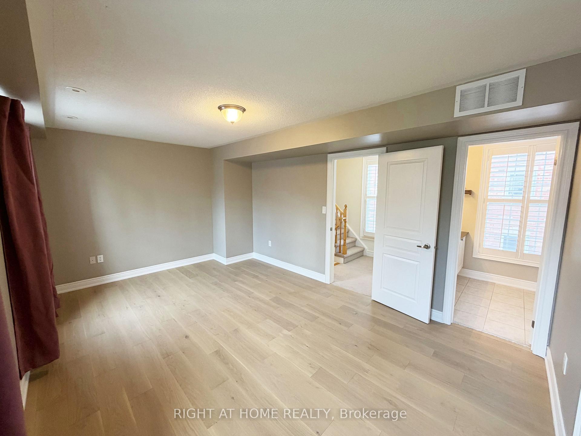Photo 17 of 1 Fairhead Mews, Toronto, East End-Danforth — HOMEH