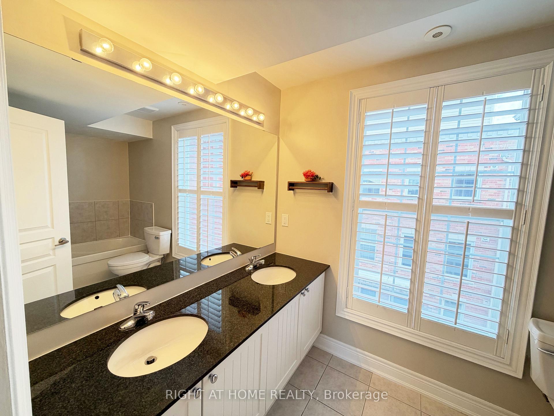 Photo 19 of 1 Fairhead Mews, Toronto, East End-Danforth — HOMEH