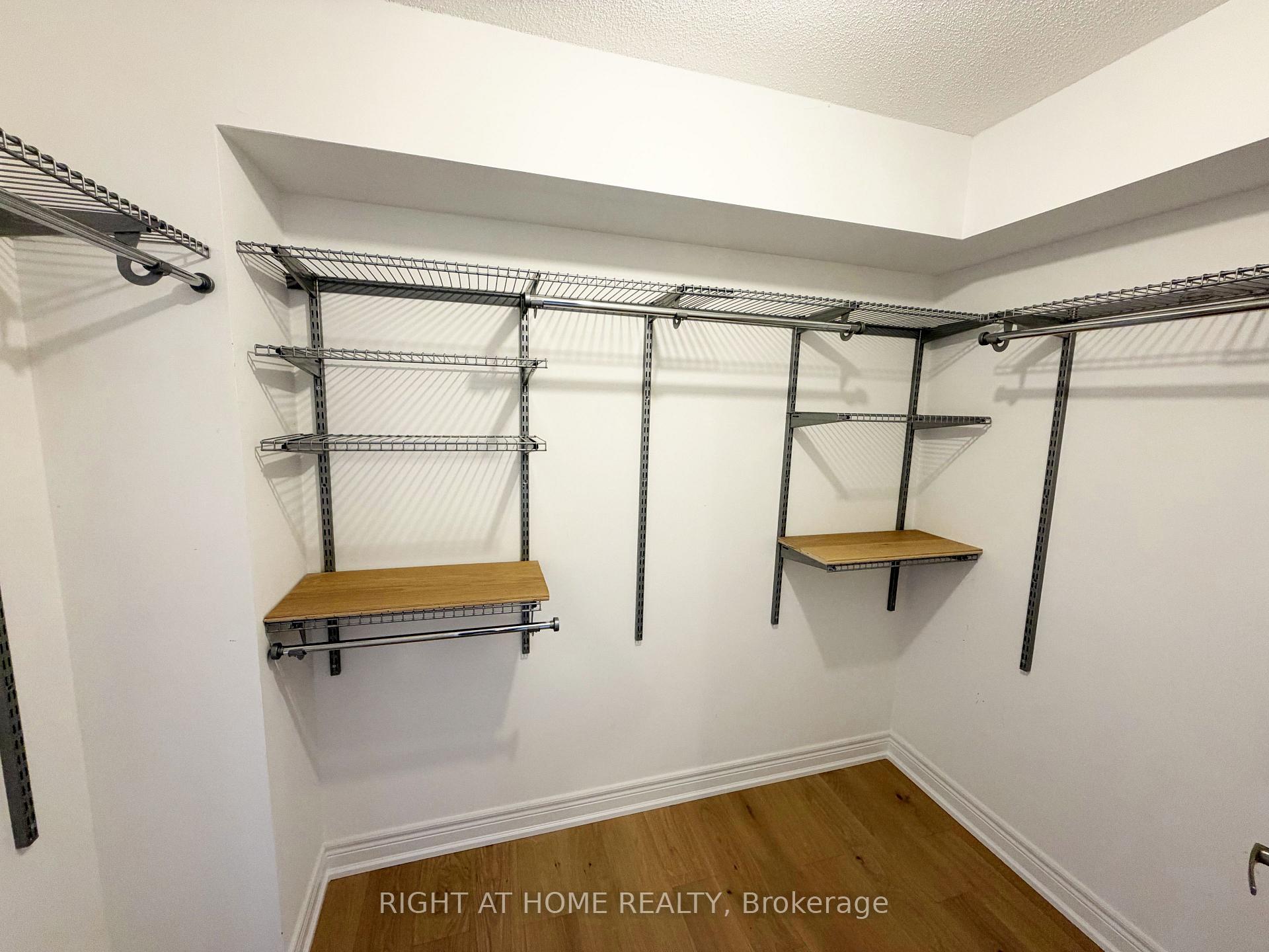 Photo 21 of 1 Fairhead Mews, Toronto, East End-Danforth — HOMEH