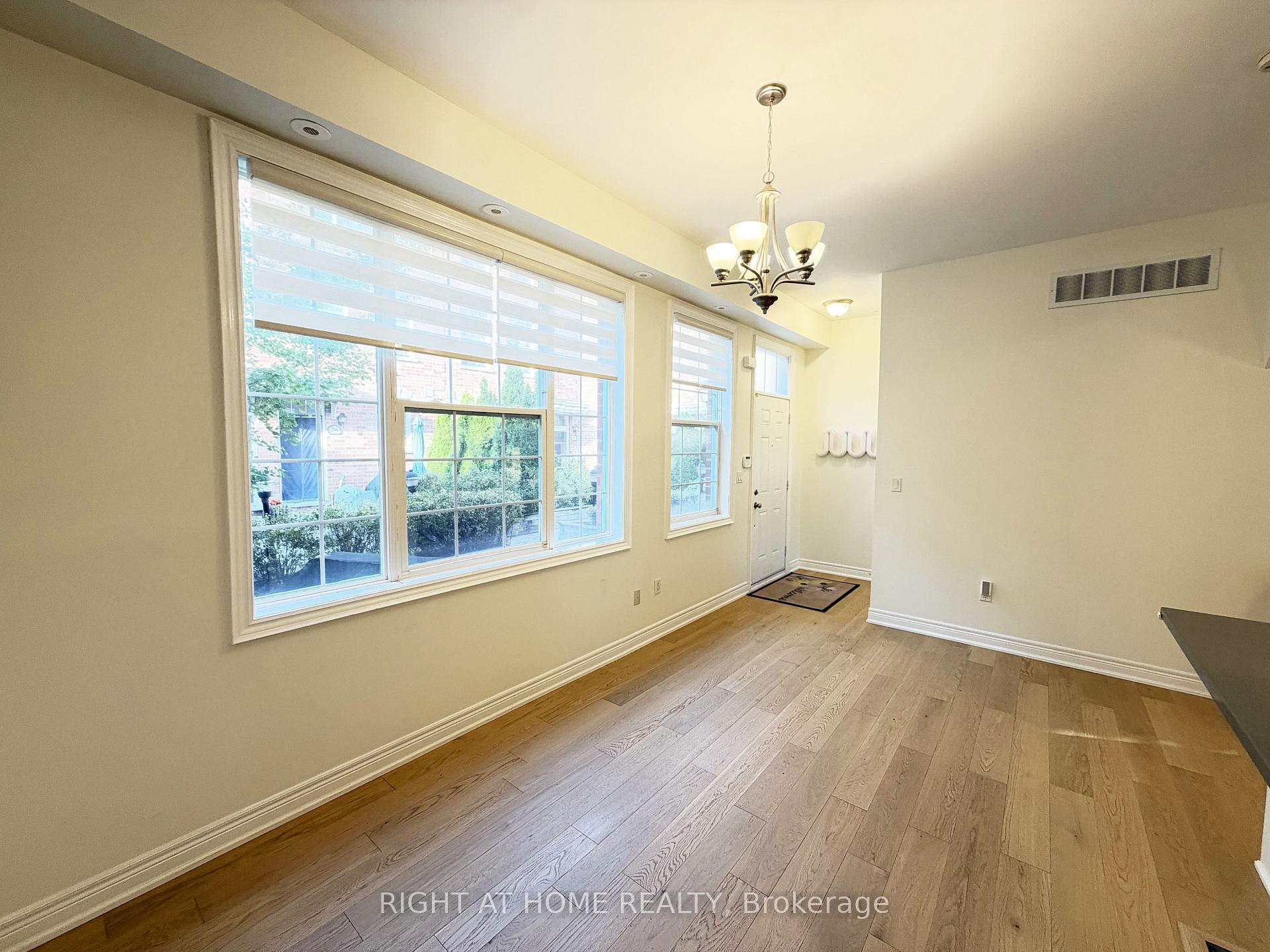 Photo 34 of 1 Fairhead Mews, Toronto, East End-Danforth — HOMEH