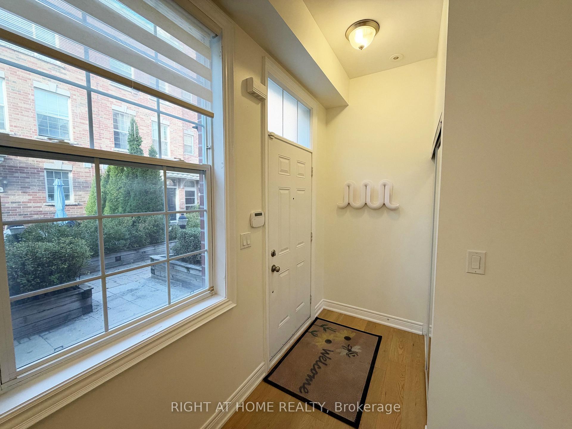 Photo 36 of 1 Fairhead Mews, Toronto, East End-Danforth — HOMEH