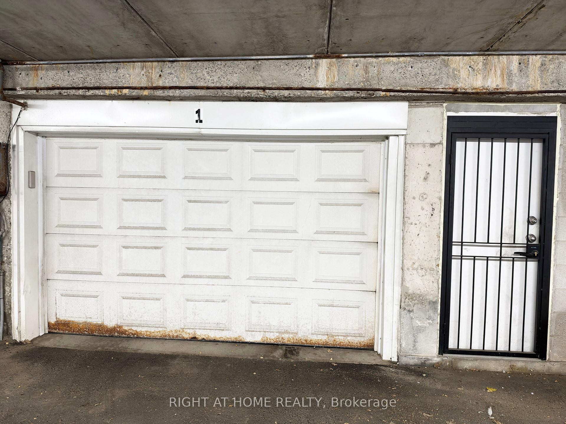 Photo 37 of 1 Fairhead Mews, Toronto, East End-Danforth — HOMEH