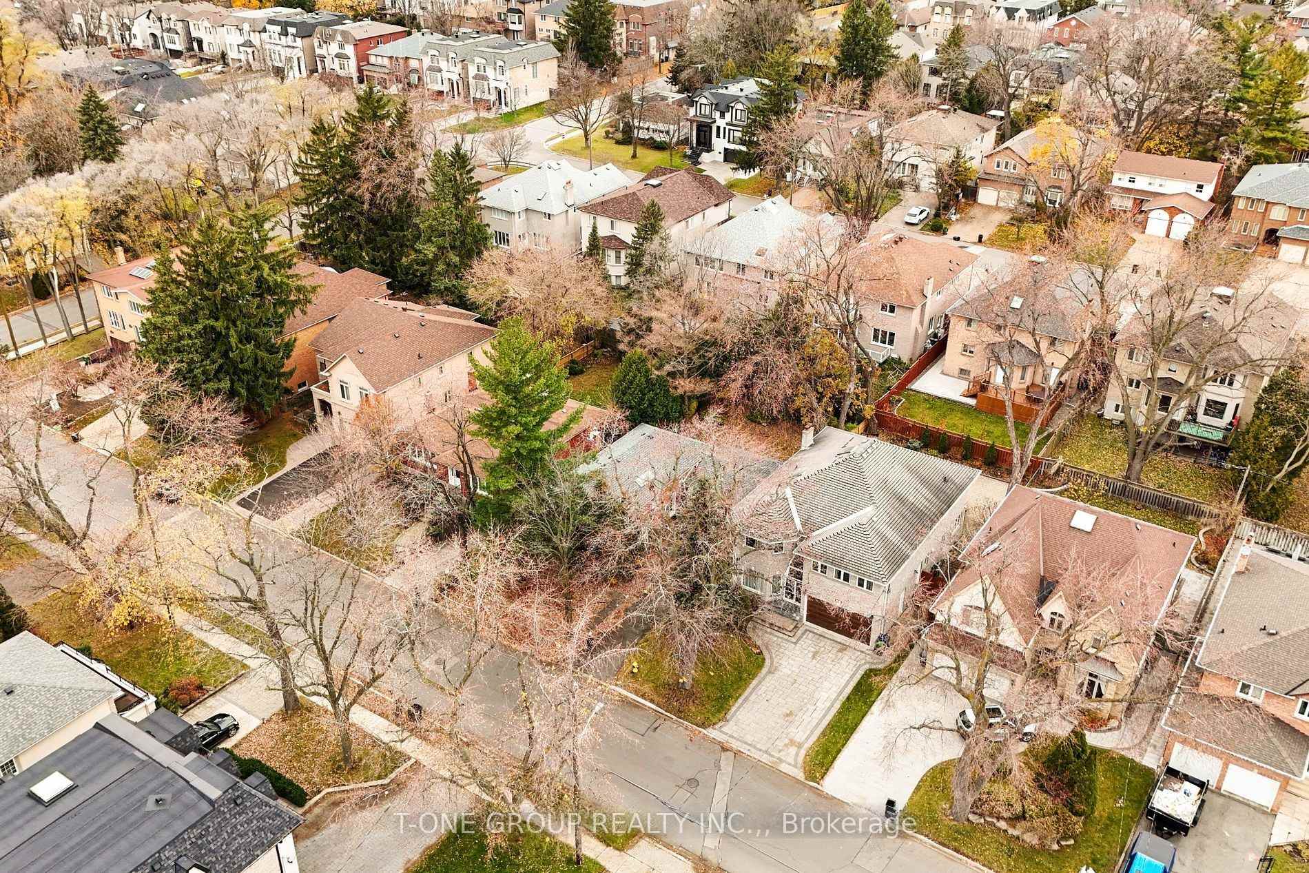 Photo 2 of 302 Spring Garden Avenue, North York, Willowdale East — HOMEH