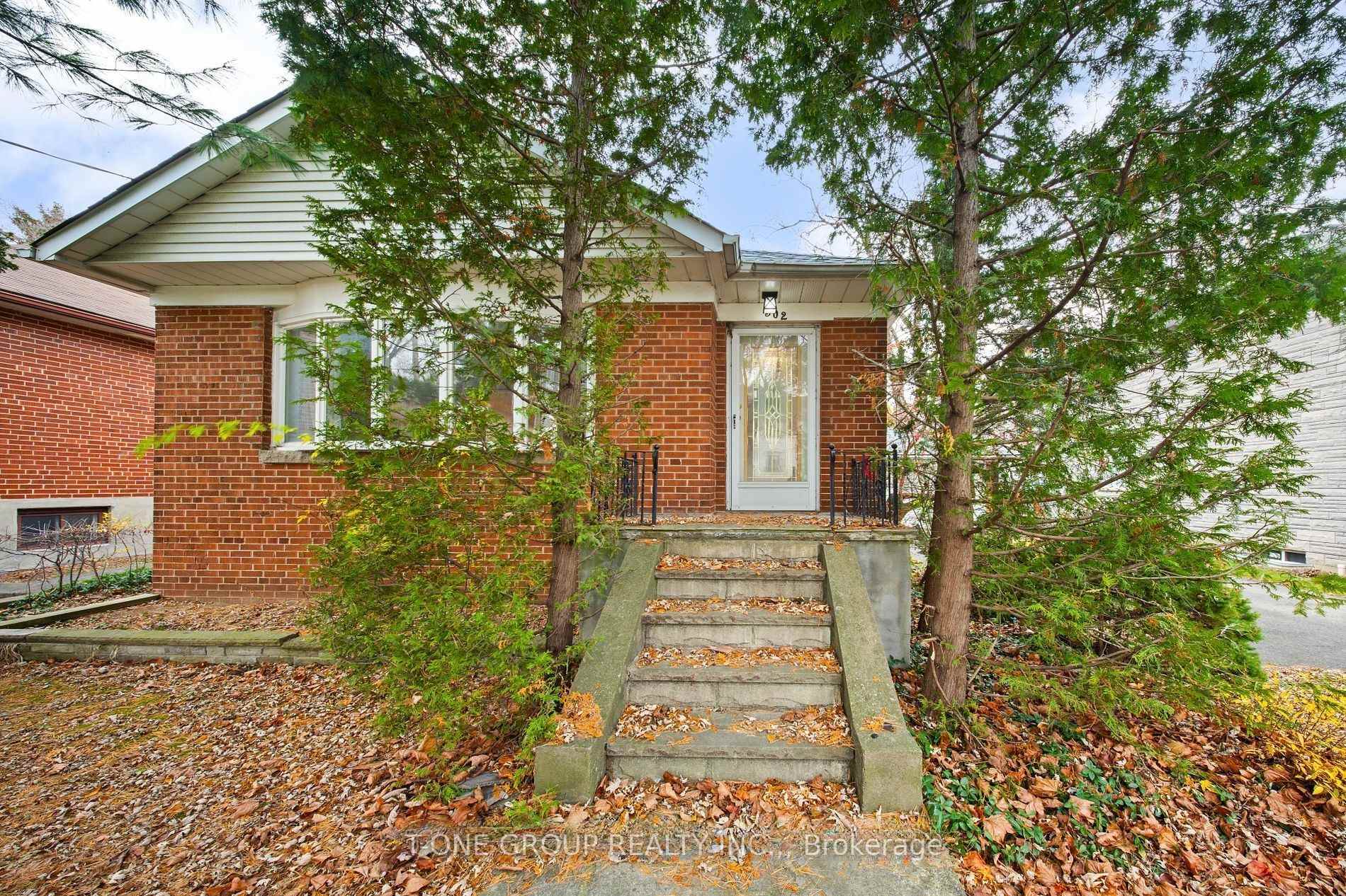 Photo 4 of 302 Spring Garden Avenue, North York, Willowdale East — HOMEH
