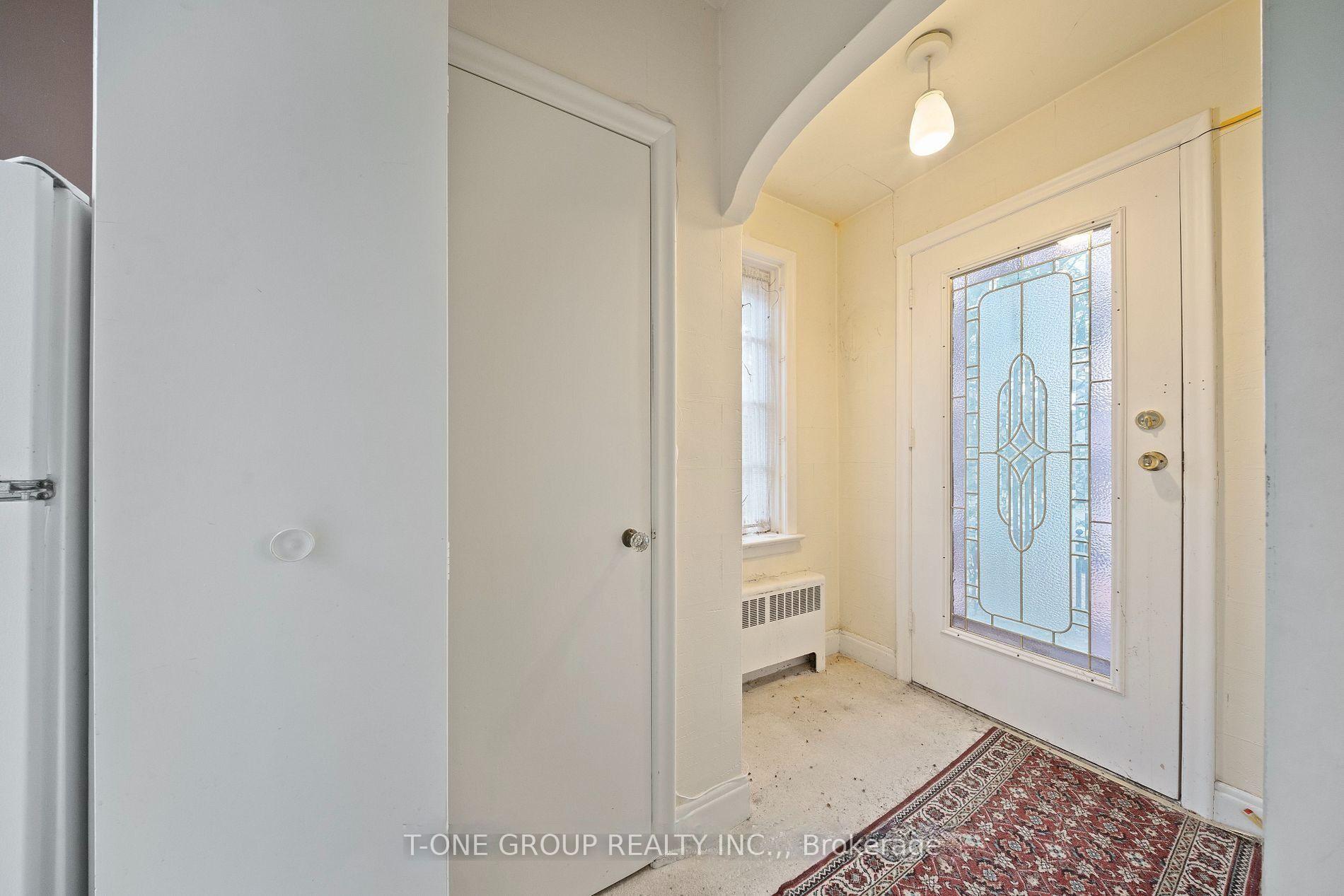 Photo 6 of 302 Spring Garden Avenue, North York, Willowdale East — HOMEH